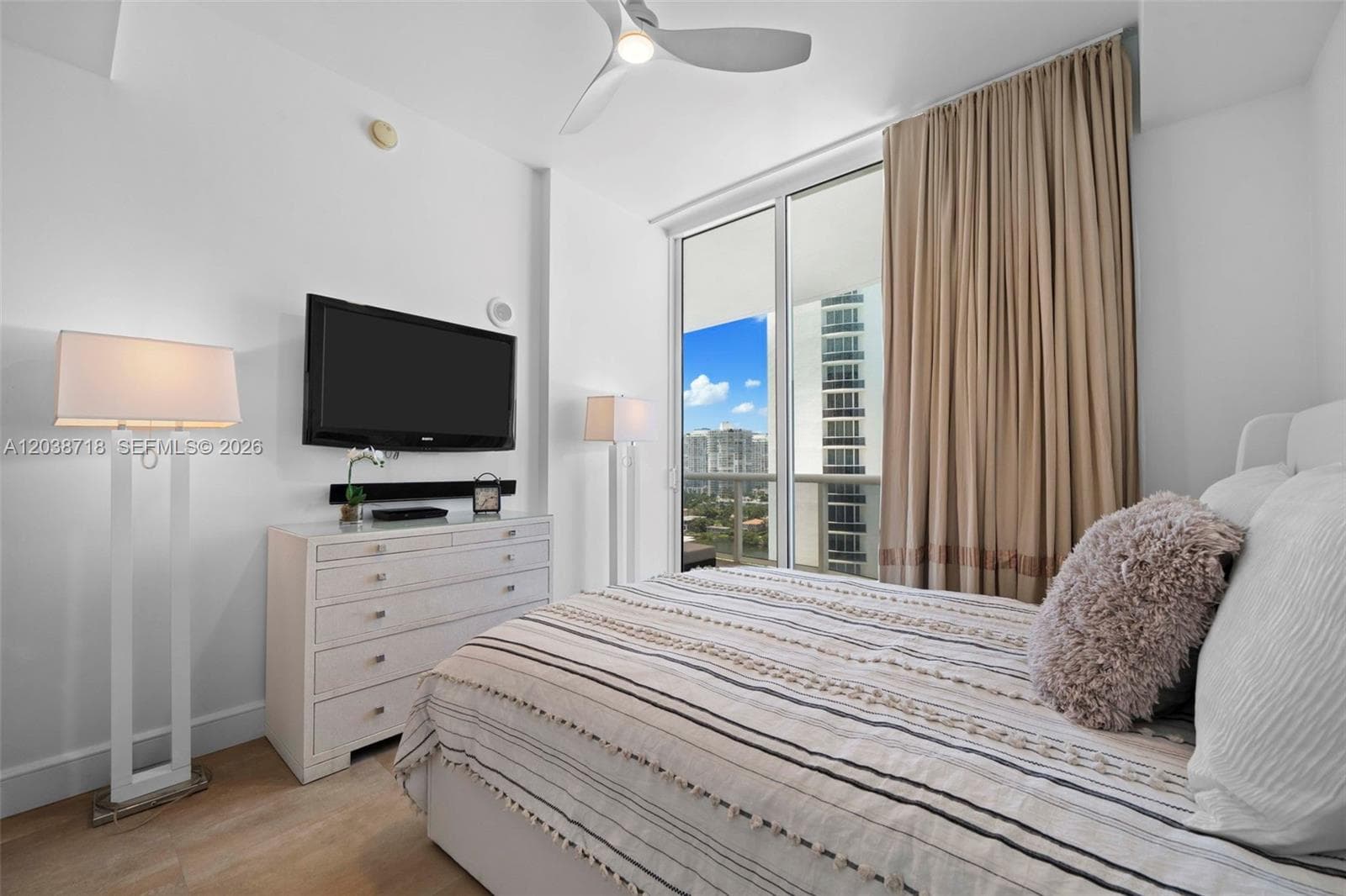 15901 Collins Ave 1502 photo 25