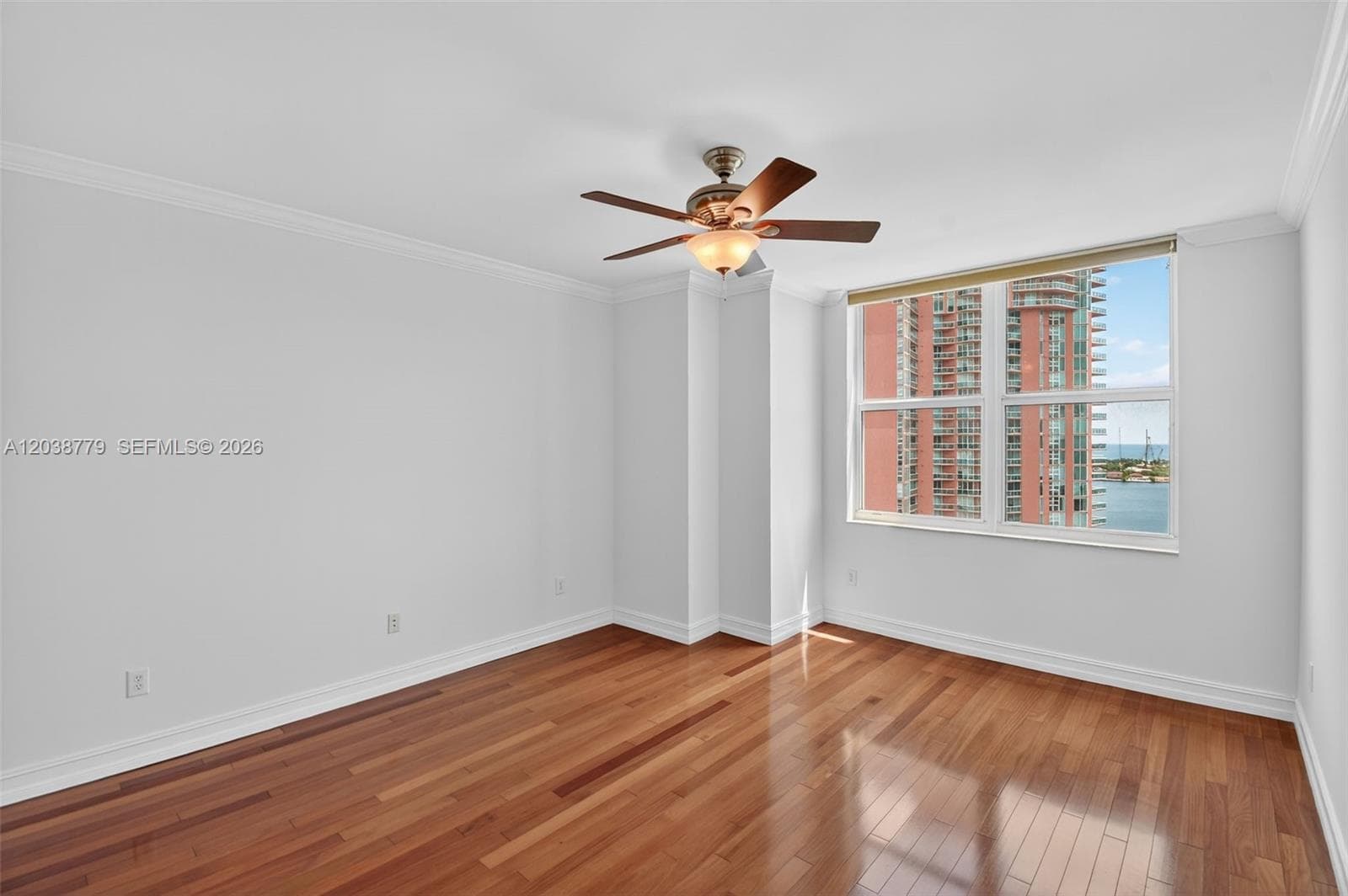 3330 NE 190th St 1611 photo 19