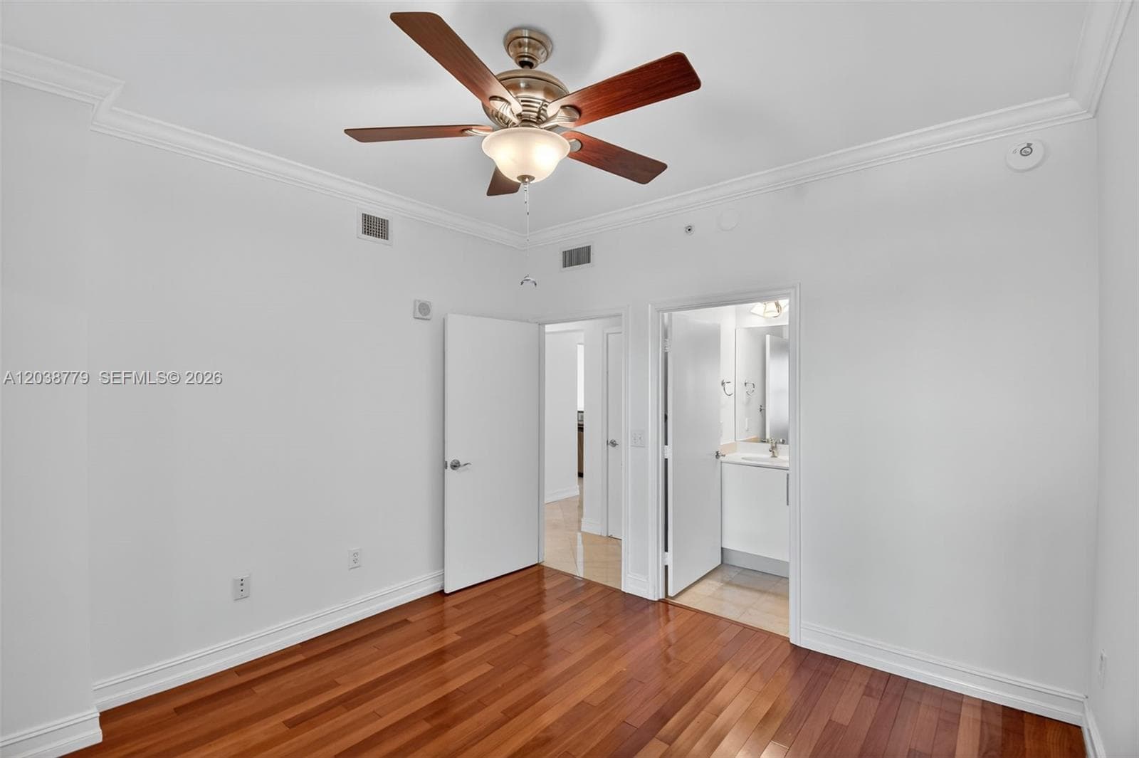 3330 NE 190th St 1611 photo 25