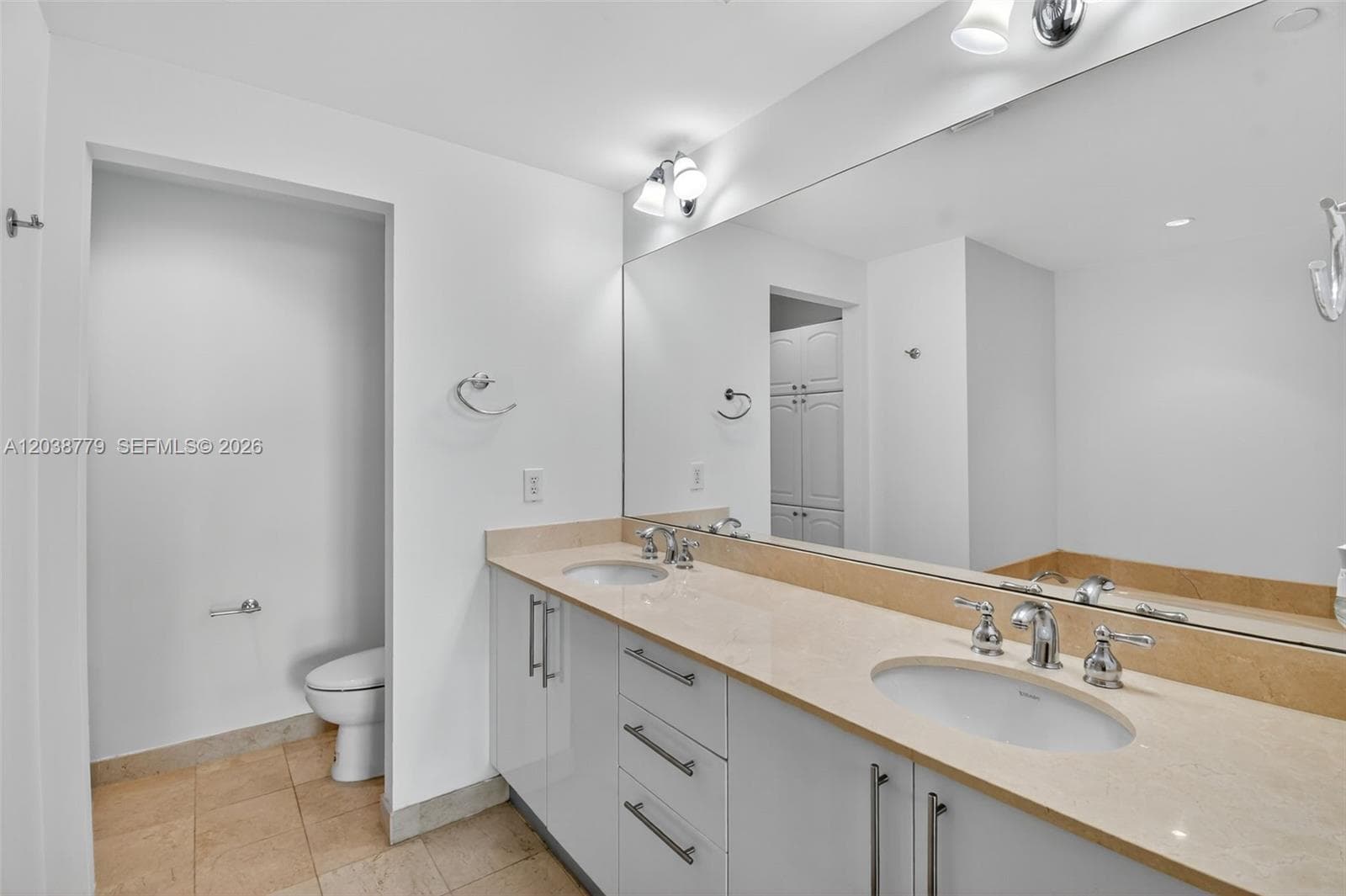 3330 NE 190th St 1611 photo 21