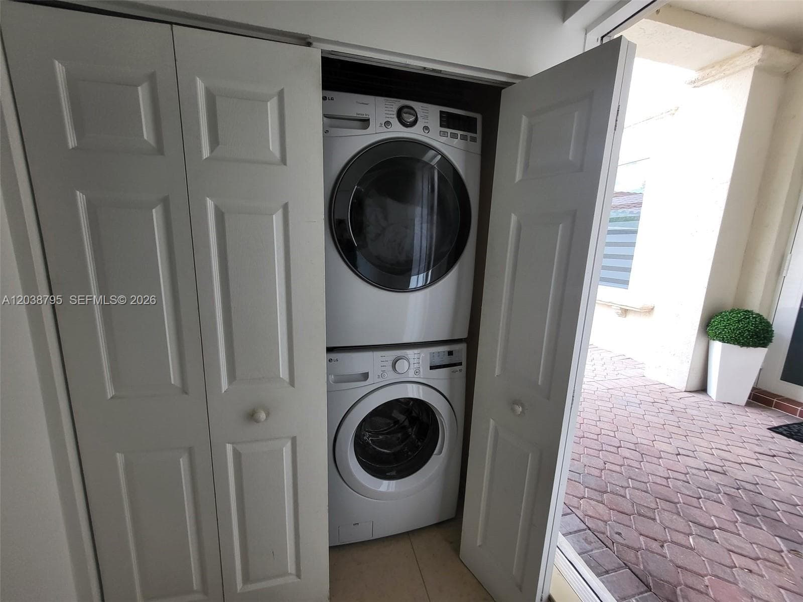 13205 SW 146th St 13205 photo 2