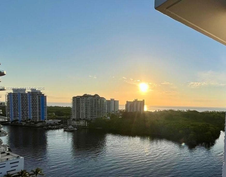 888 Intracoastal Dr 15E photo 4