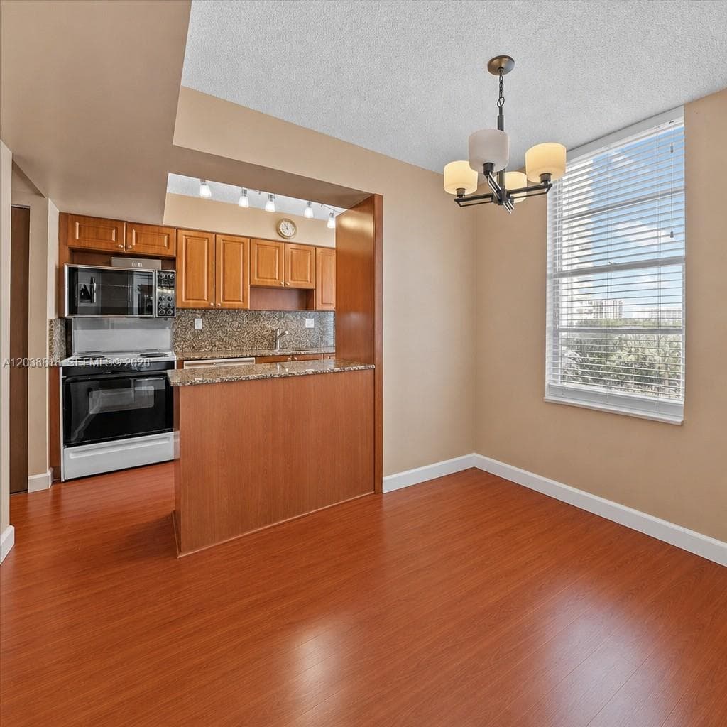 230 174th St 404 photo 6
