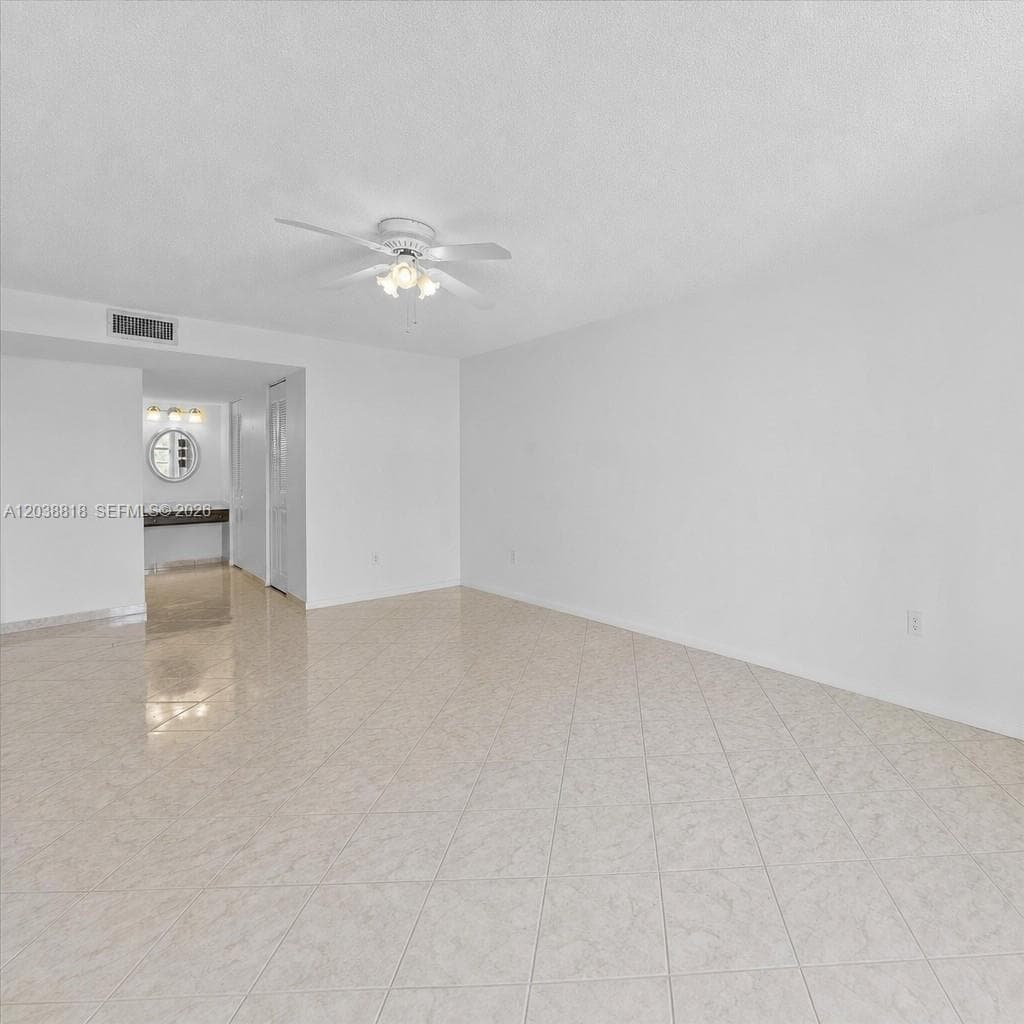 230 174th St 404 photo 8