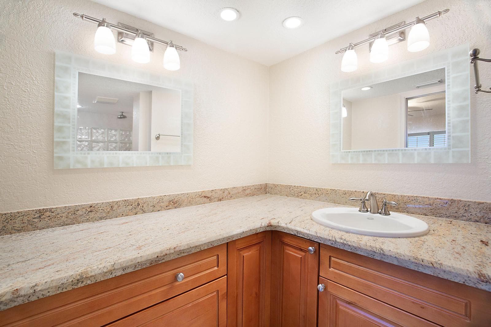 800 Jeffery Street 409 photo 17