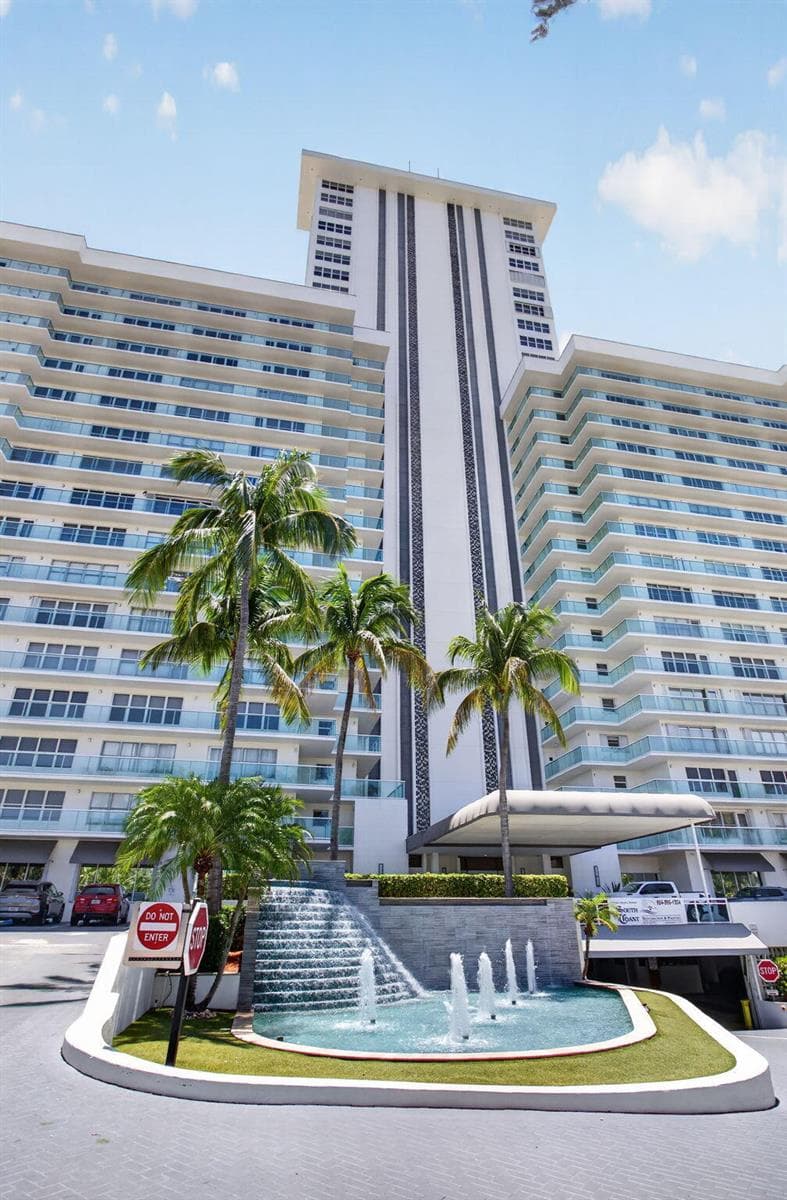 3900 Galt Ocean Drive 1814 photo 3