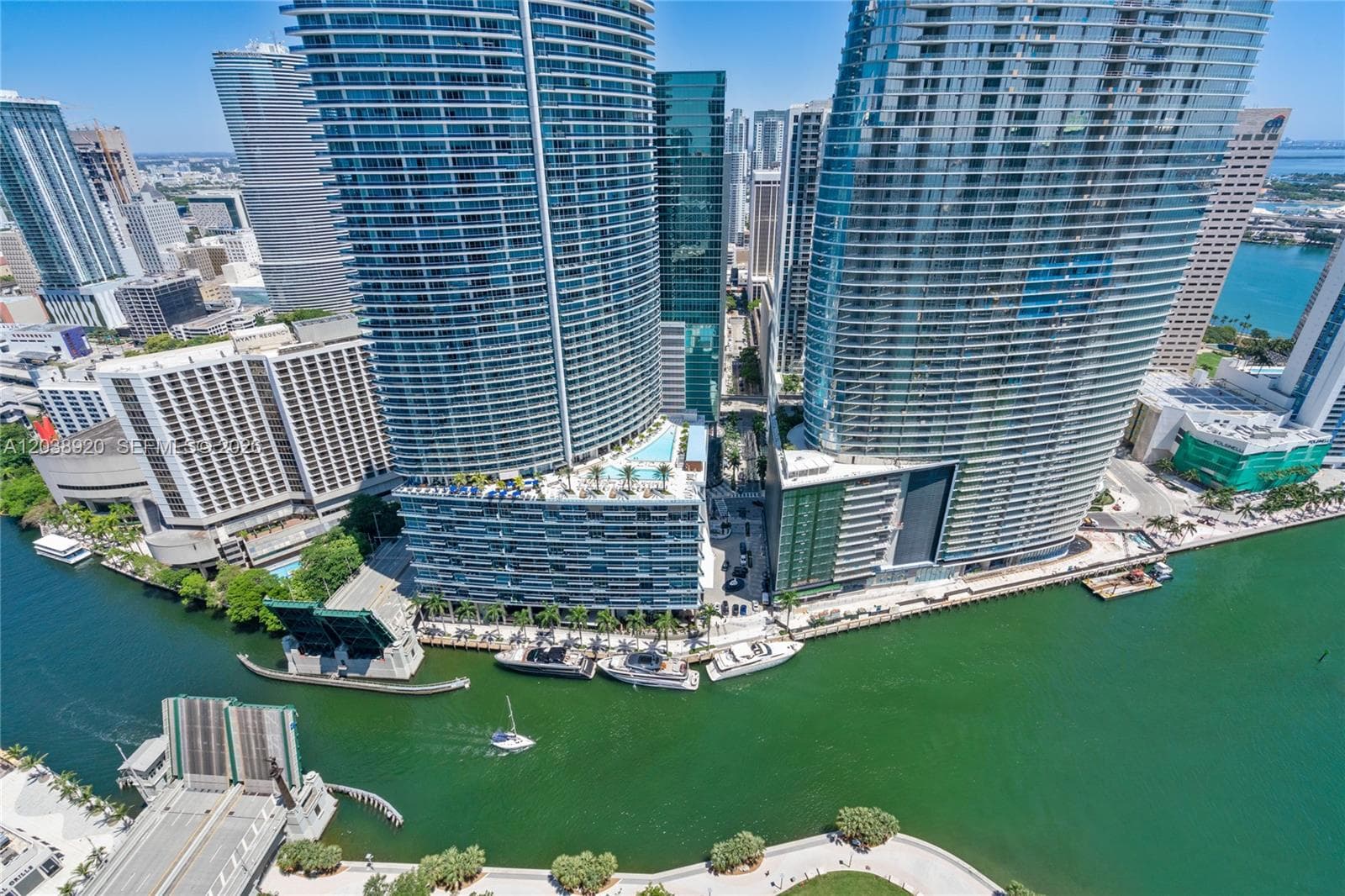 475 Brickell Ave 4315 photo 2