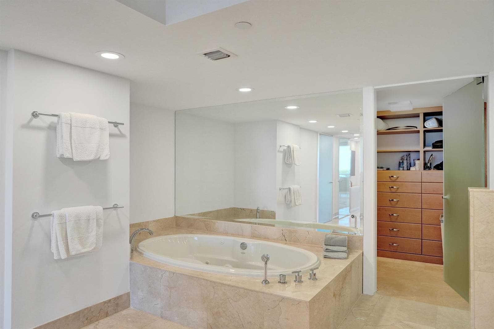 715 Bayshore Drive 902 photo 12