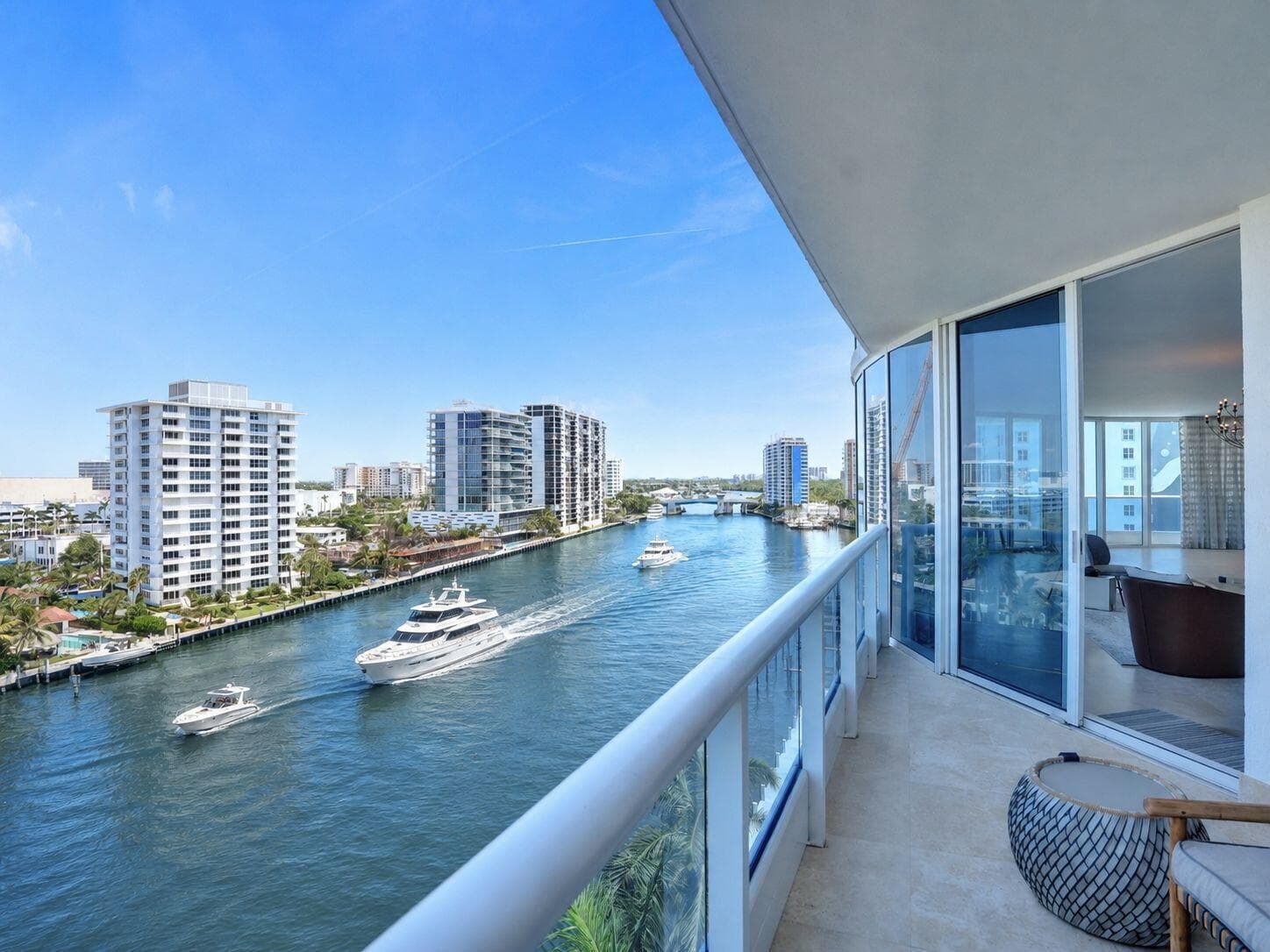715 Bayshore Drive 902 photo 1