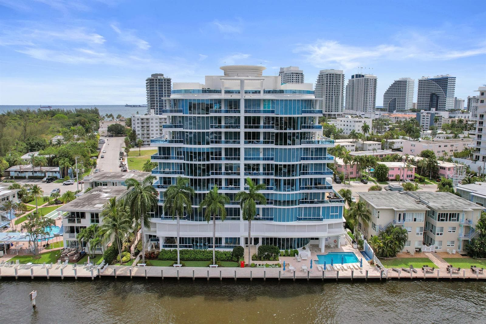 715 Bayshore Drive 902 photo 1