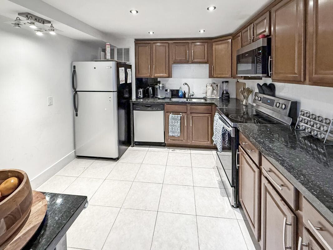 2801 NE 183rd Street 1212 photo 5