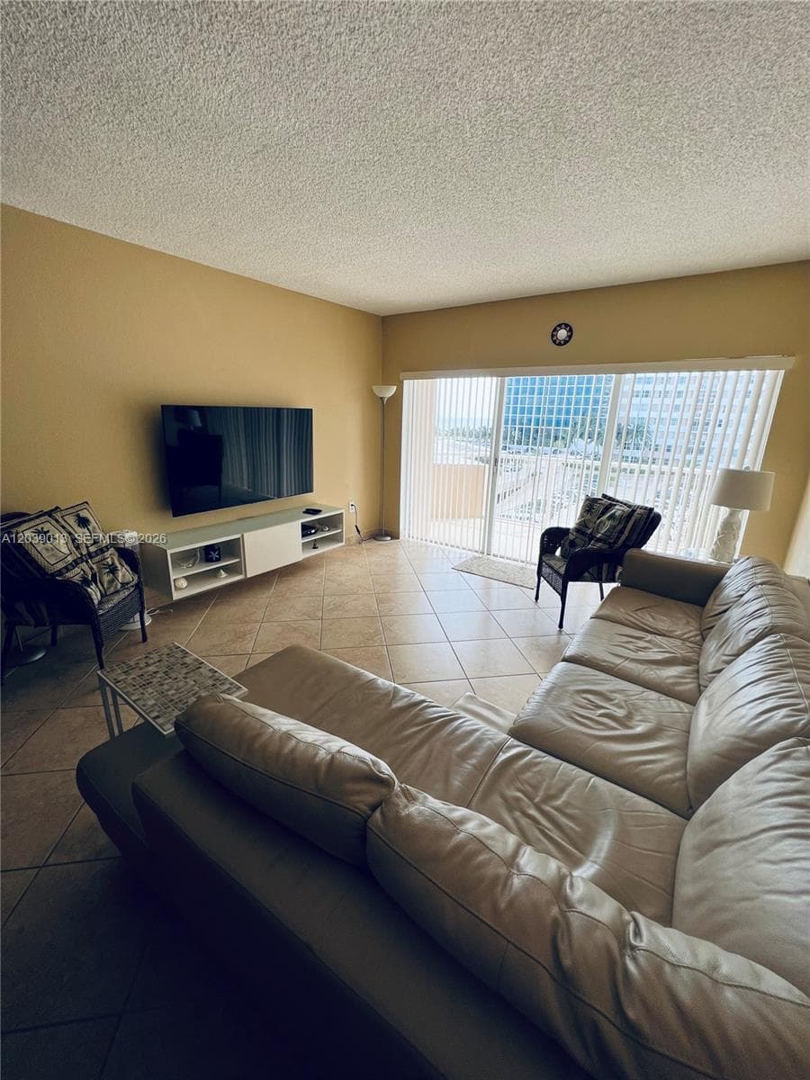 1950 S Ocean Dr 4C photo 3