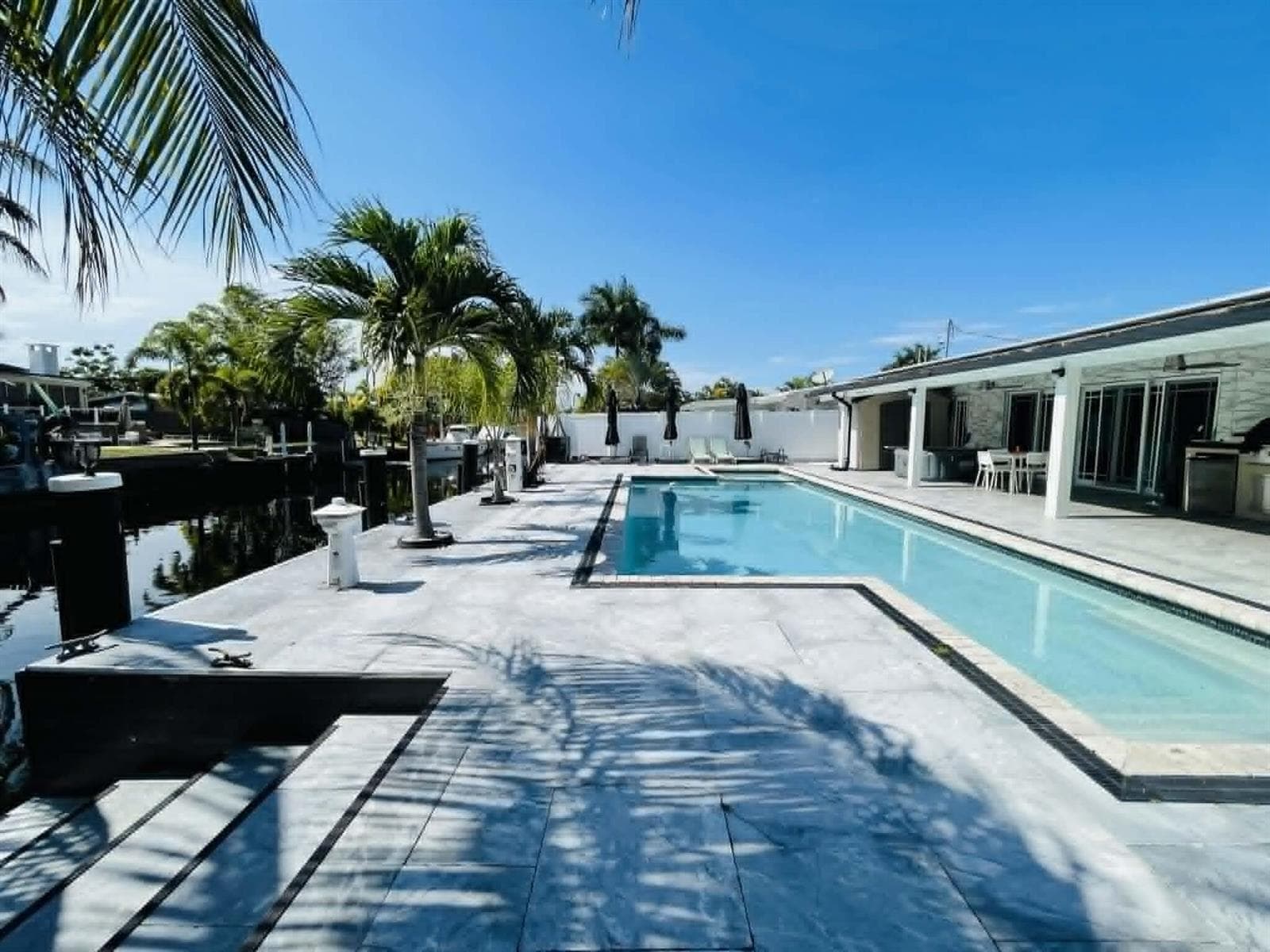 2531 Gulfstream Lane photo 3