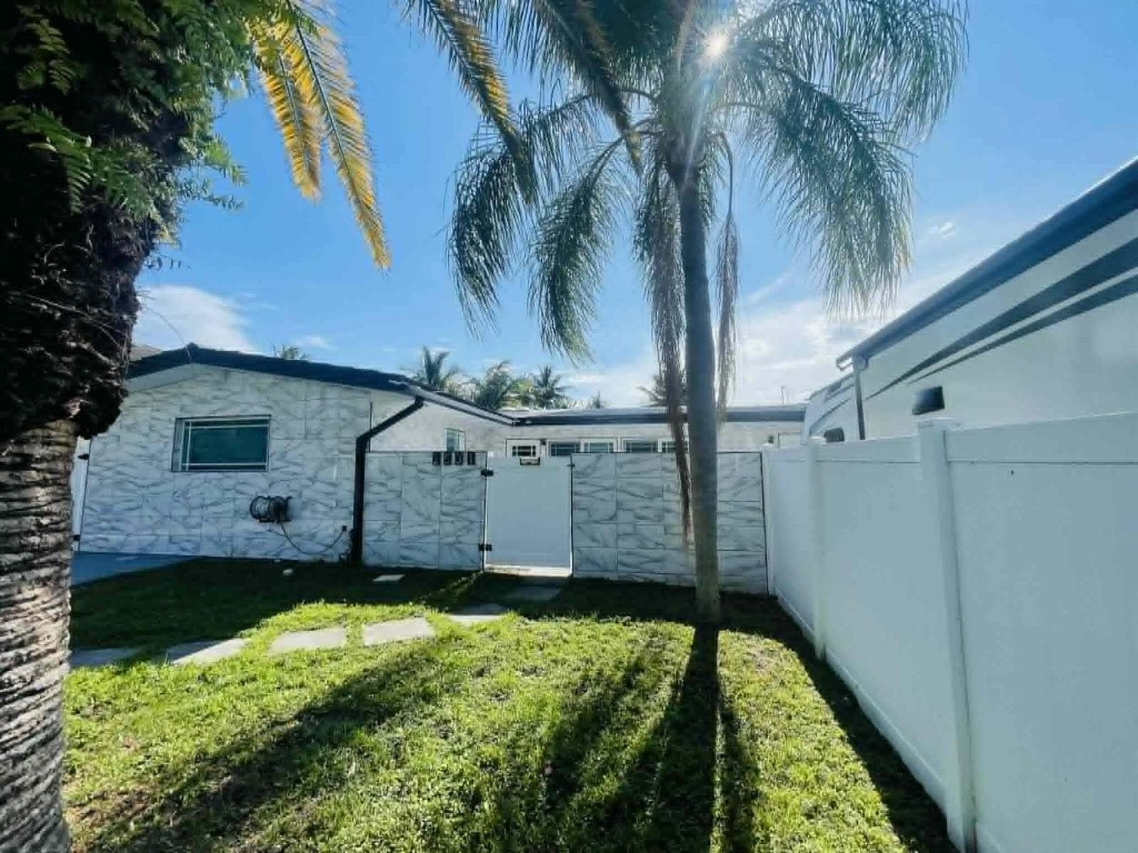 2531 Gulfstream Lane photo 9