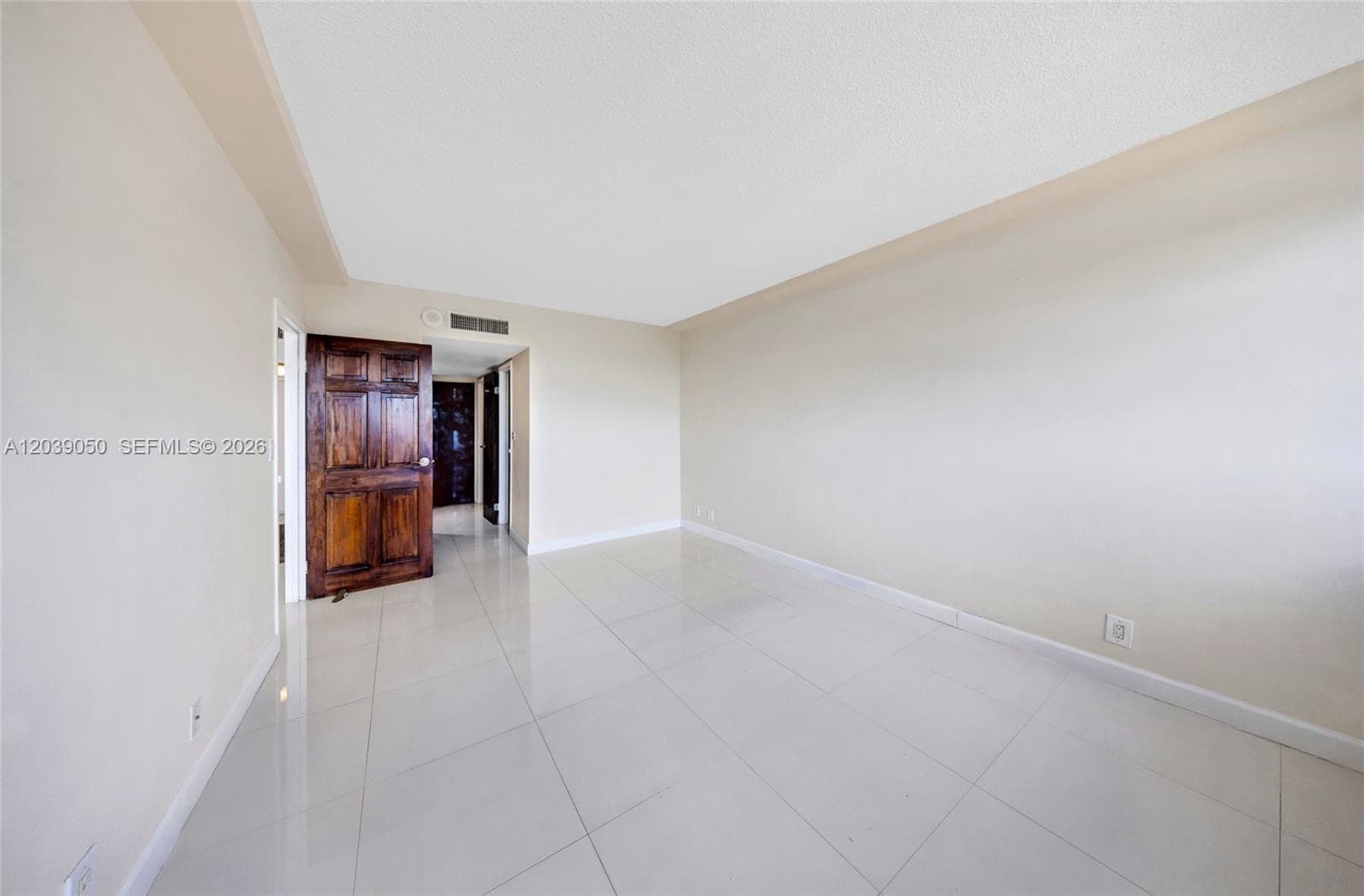 2450 NE 135th St 1006 photo 17