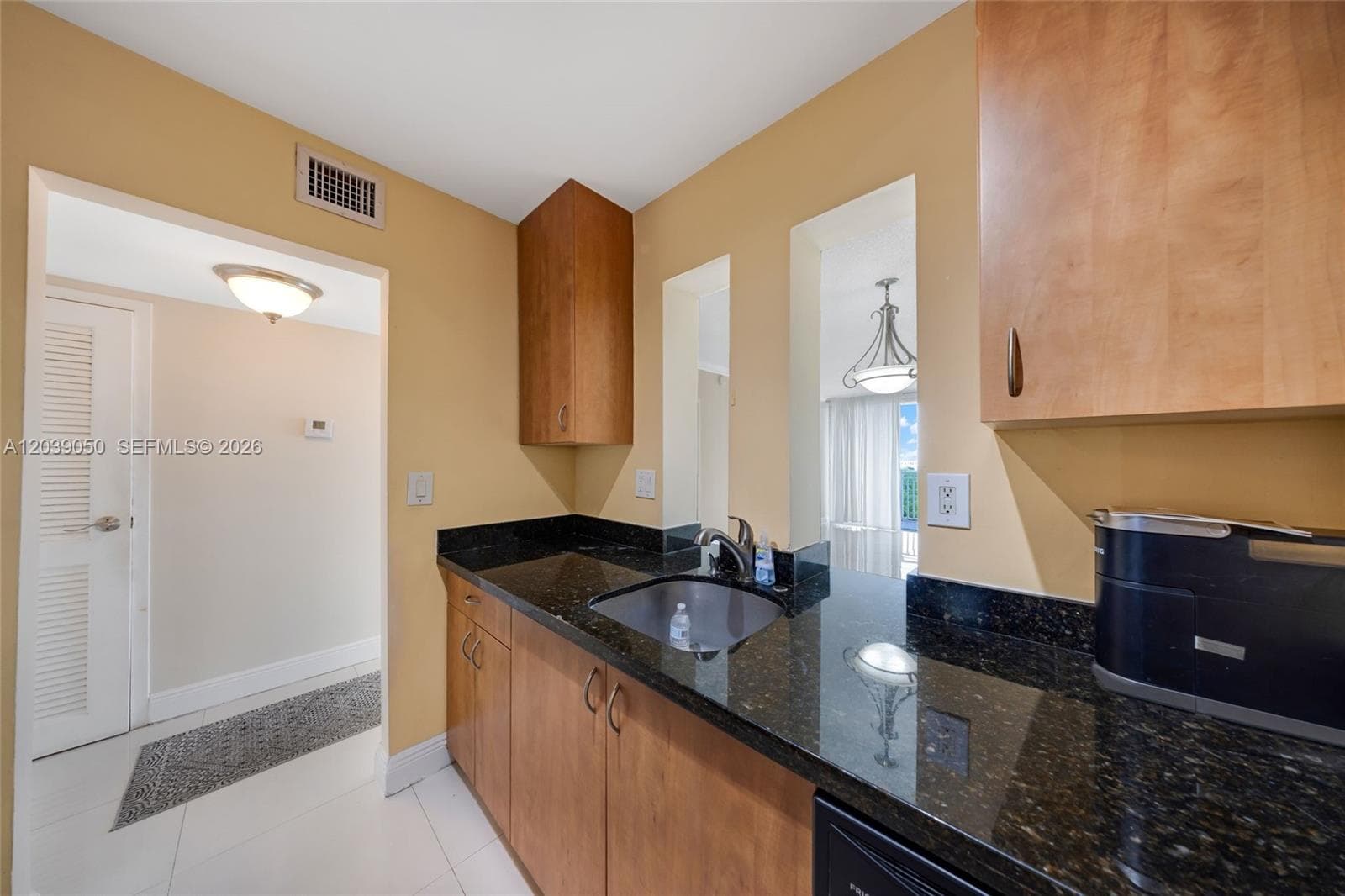 2450 NE 135th St 1006 photo 16