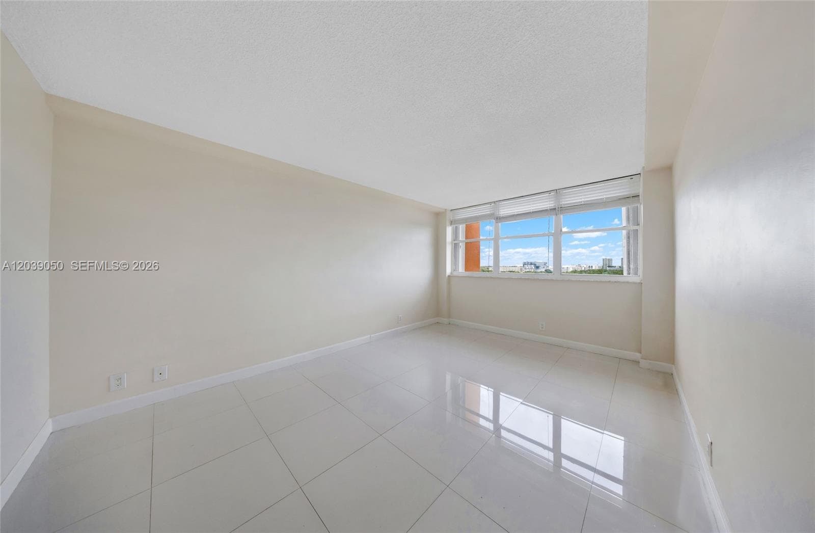 2450 NE 135th St 1006 photo 20