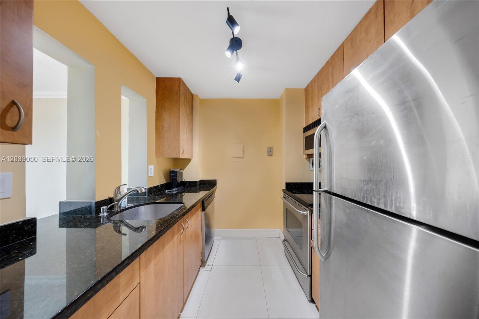 2450 NE 135th St 1006 photo 14