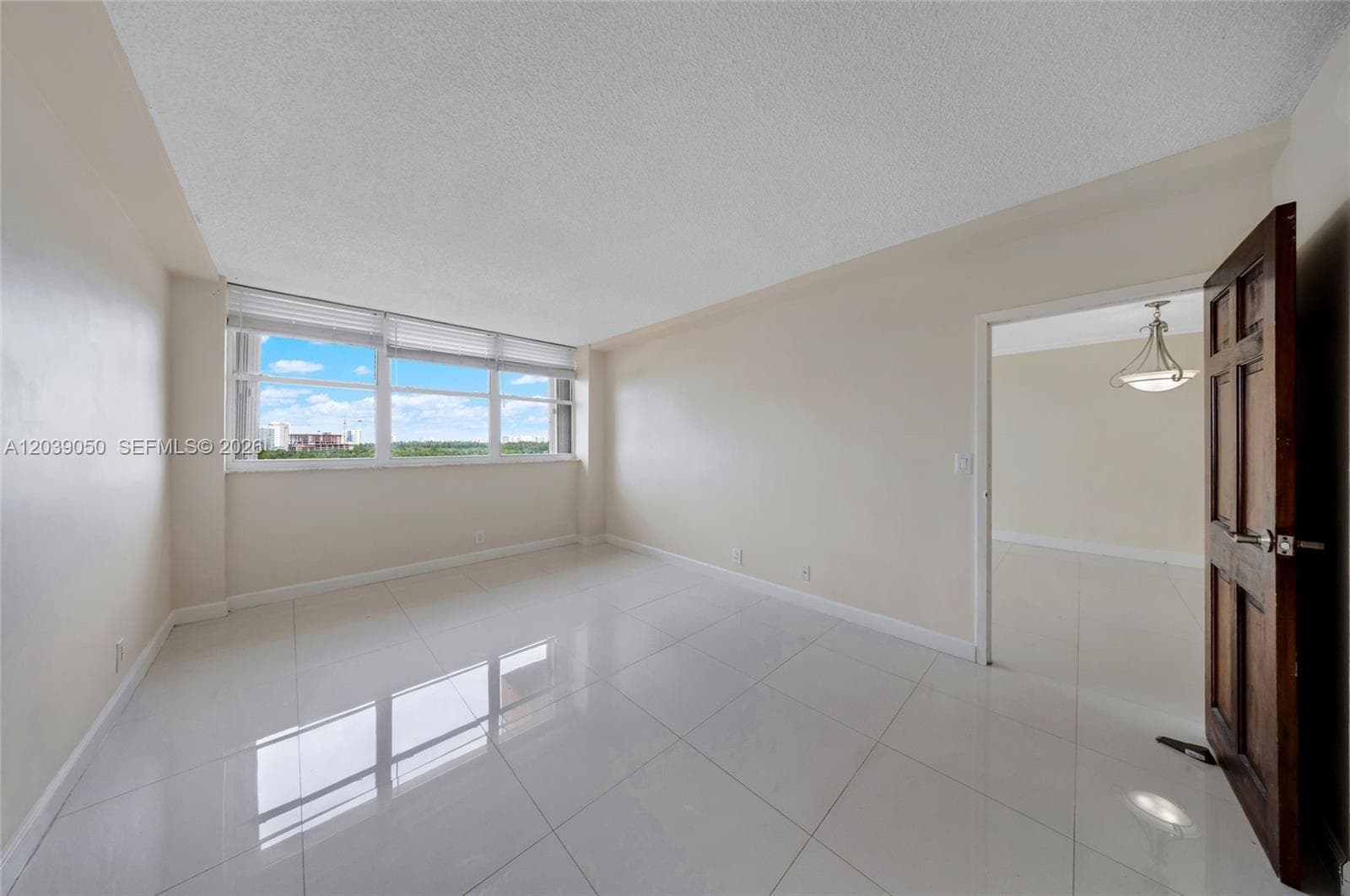 2450 NE 135th St 1006 photo 19