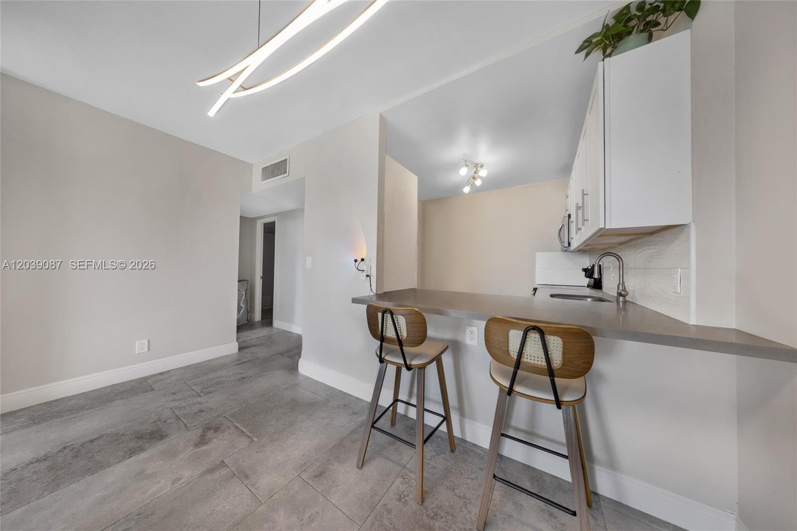 1455 N Treasure Dr 6N photo 18