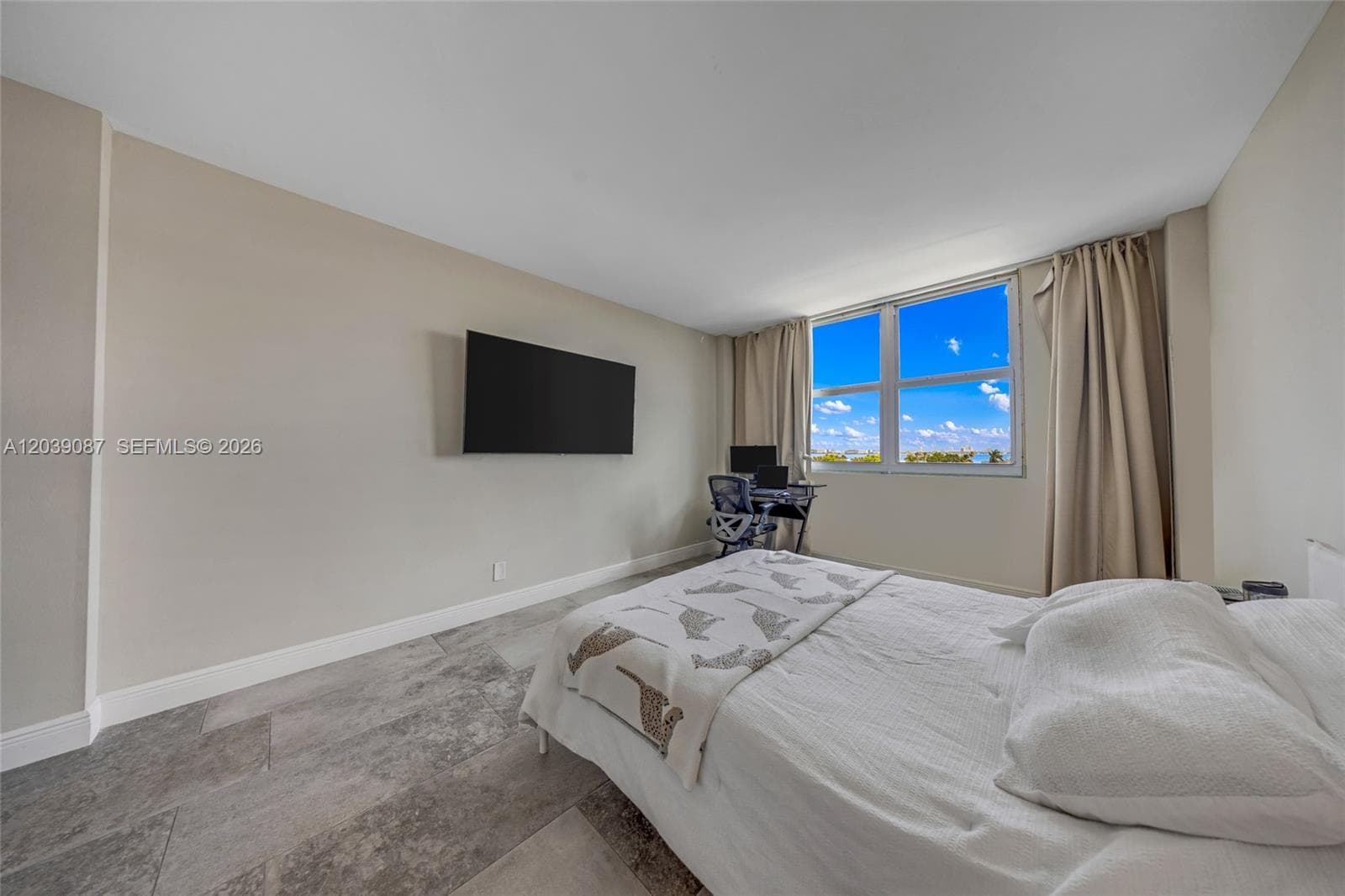 1455 N Treasure Dr 6N photo 19