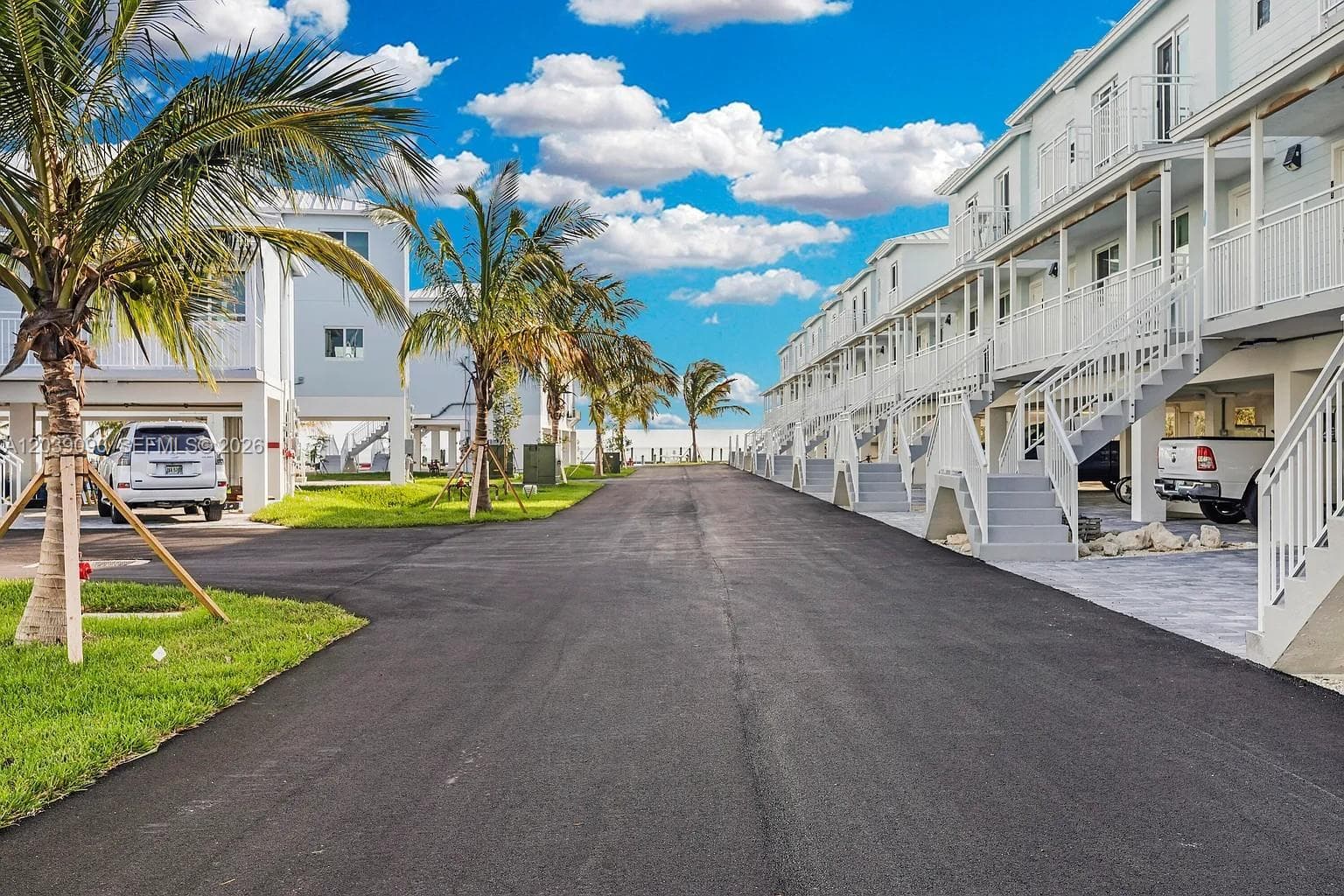 10877 Overseas Hwy 37 photo 17