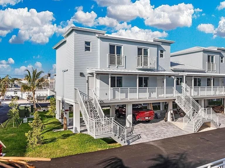 10877 Overseas Hwy 37 photo 1