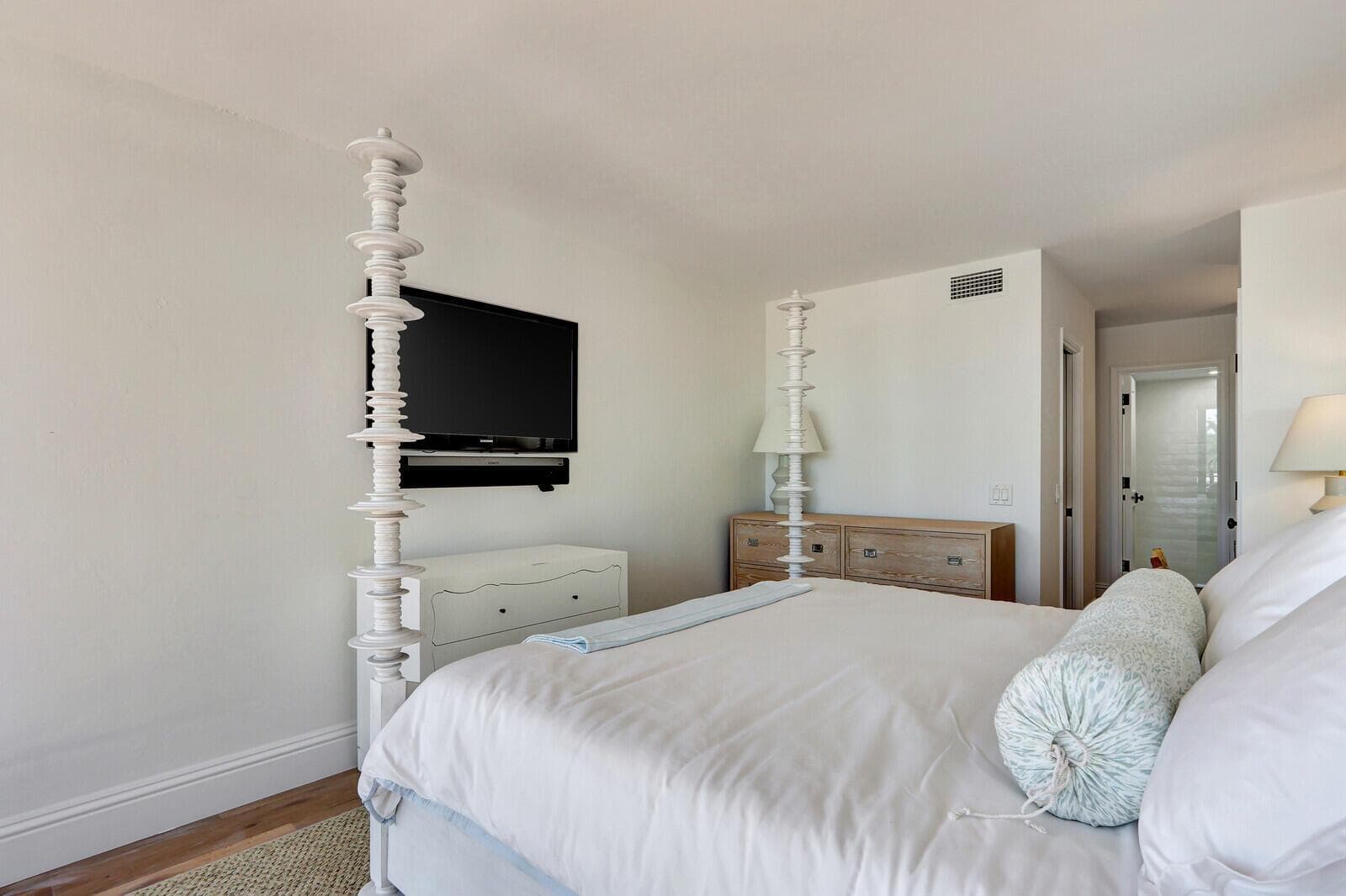 225 Beach Road 204 photo 22