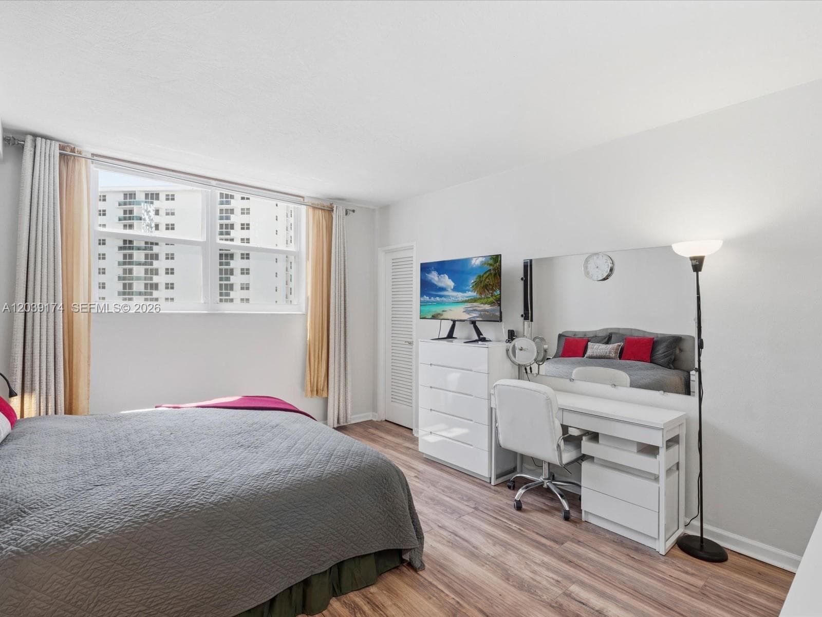 3000 S Ocean Dr 718 photo 8