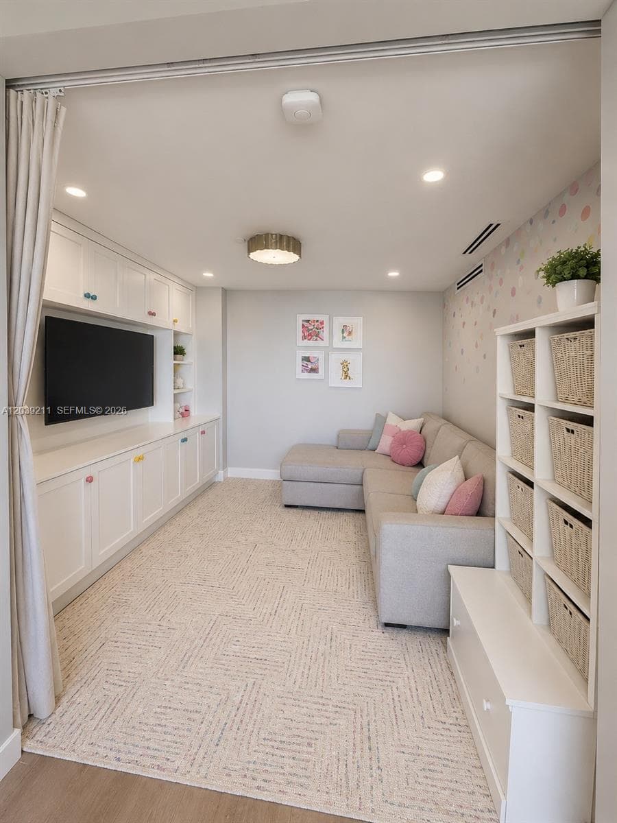 9 Island Ave 1114 photo 4
