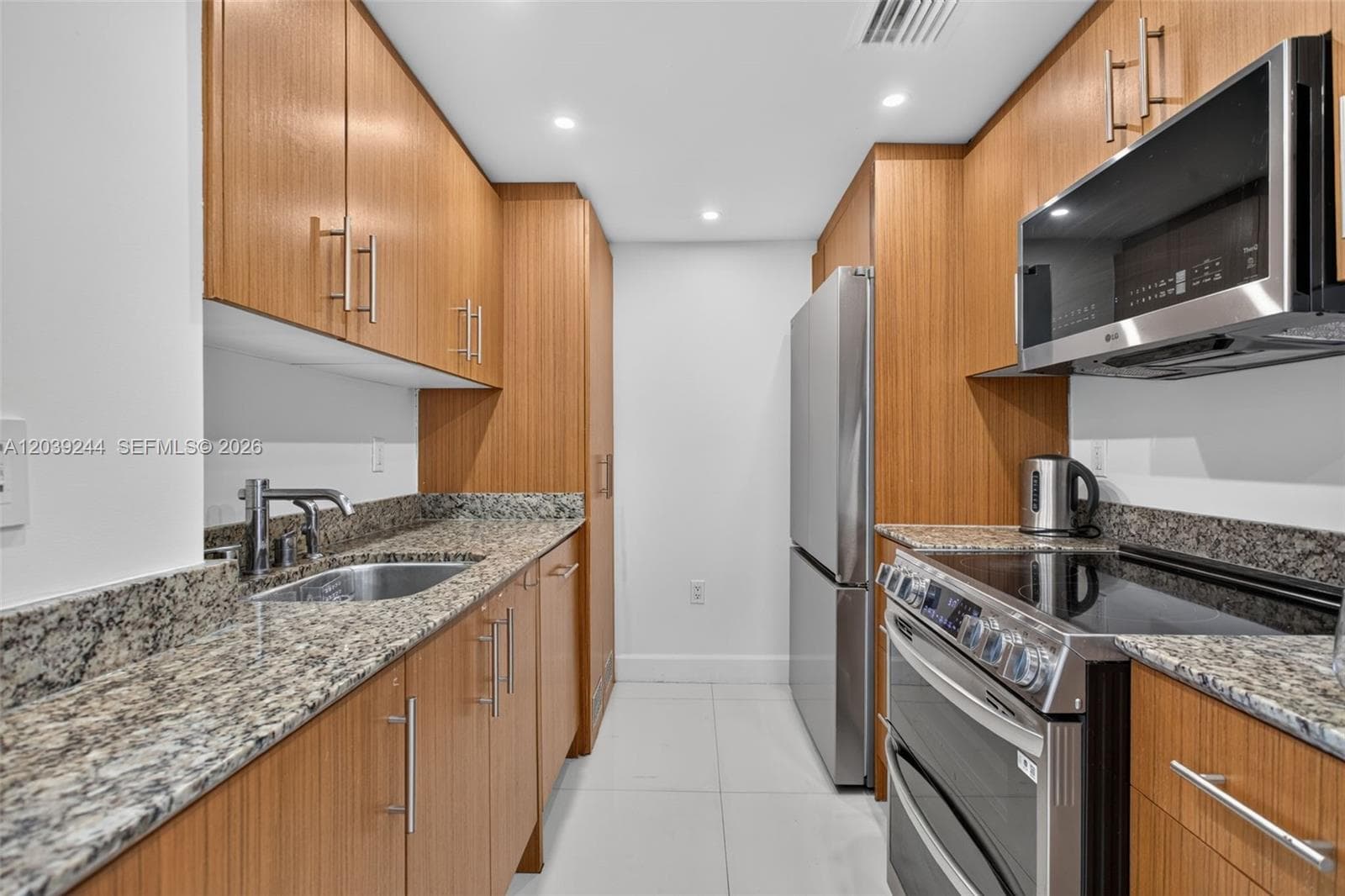 10275 Collins Ave 1521 photo 14