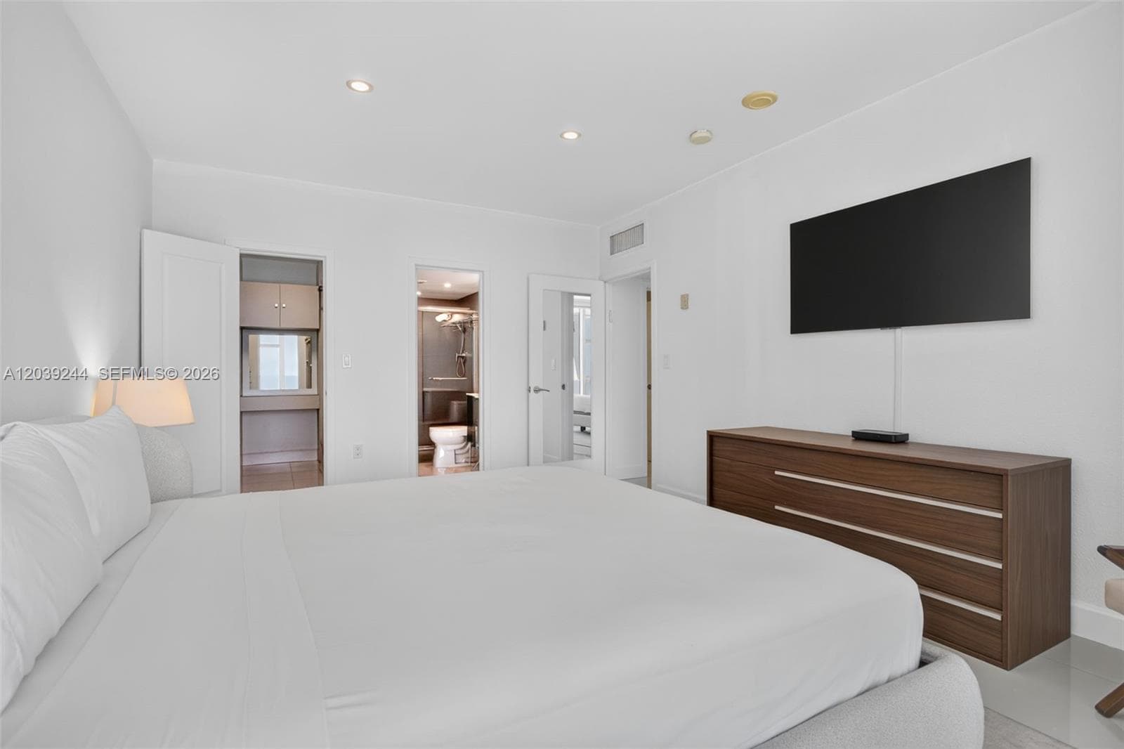 10275 Collins Ave 1521 photo 19