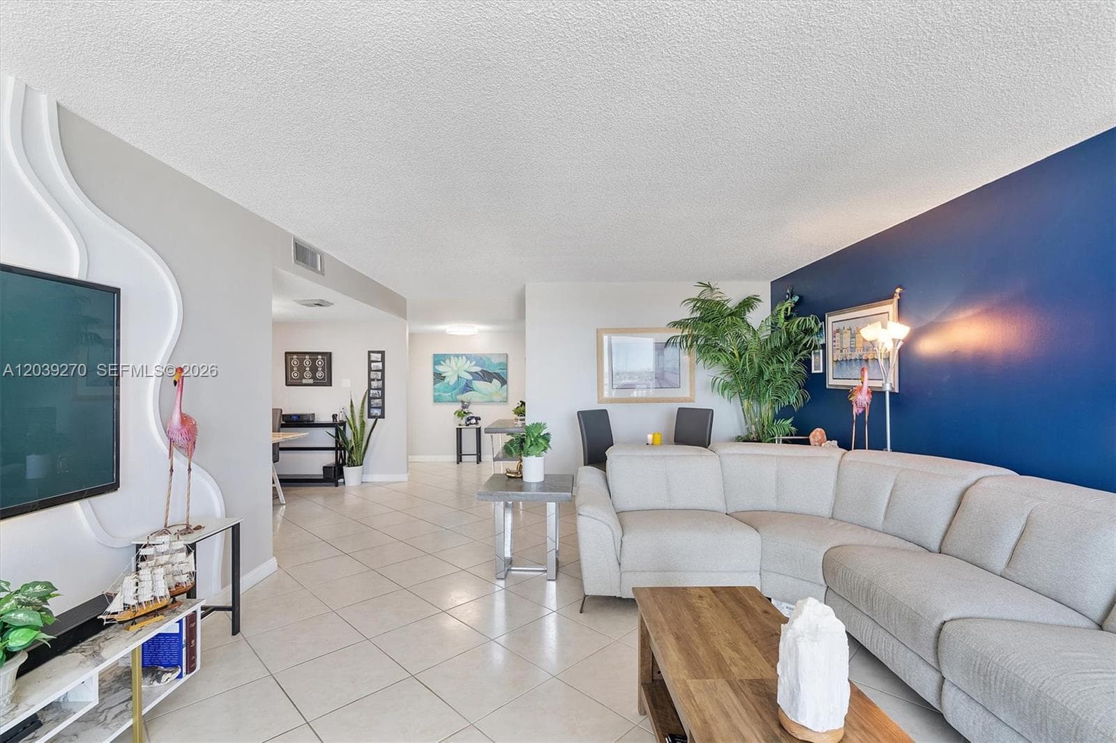 18031 Biscayne Blvd 1401 photo 6