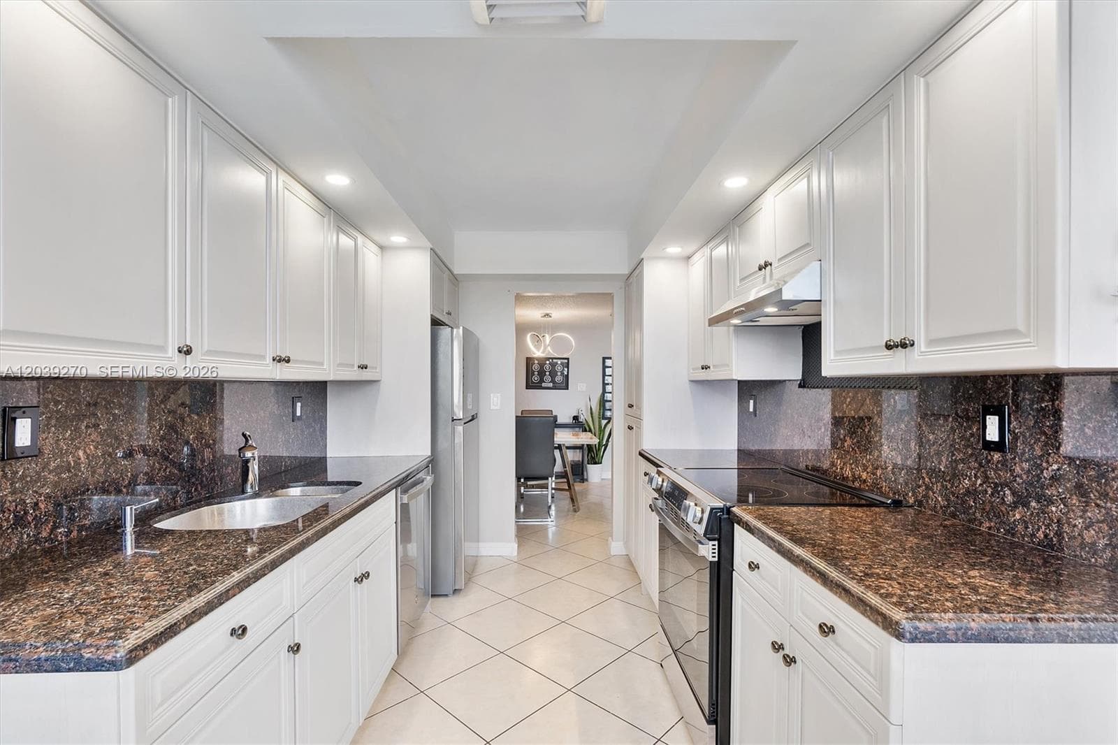 18031 Biscayne Blvd 1401 photo 16