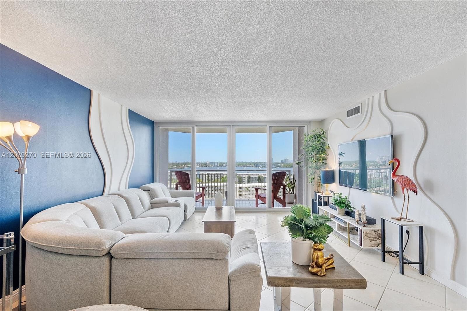 18031 Biscayne Blvd 1401 photo 3