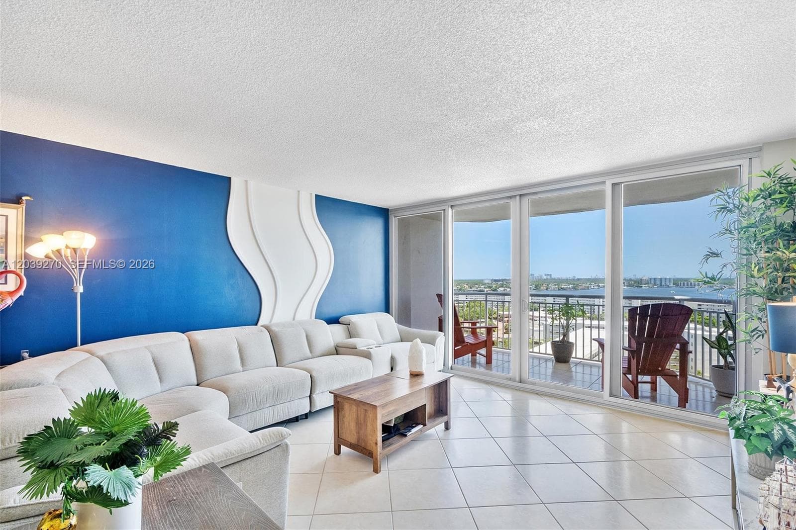18031 Biscayne Blvd 1401 photo 1