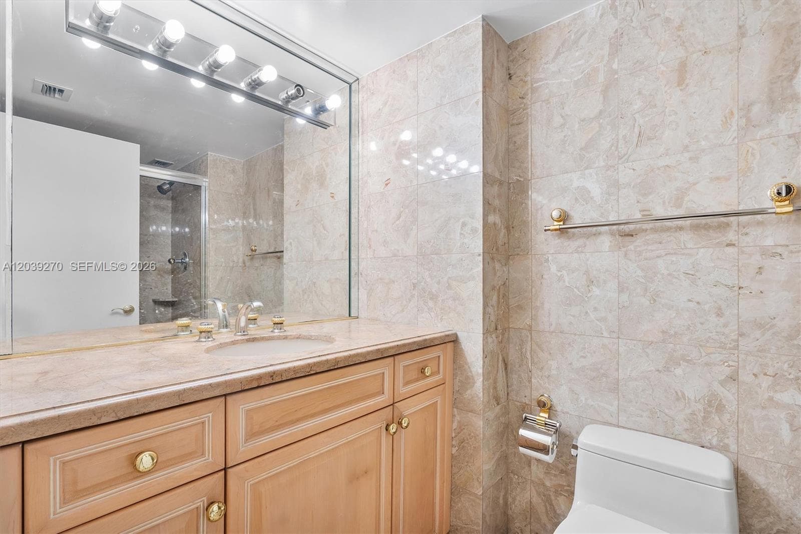 18031 Biscayne Blvd 1401 photo 19