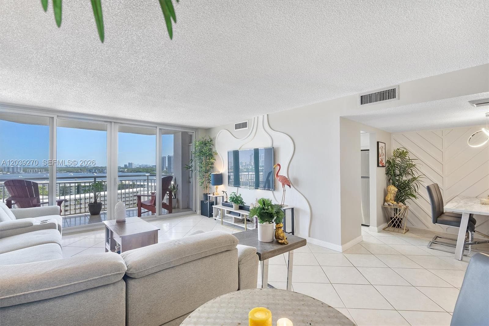 18031 Biscayne Blvd 1401 photo 4