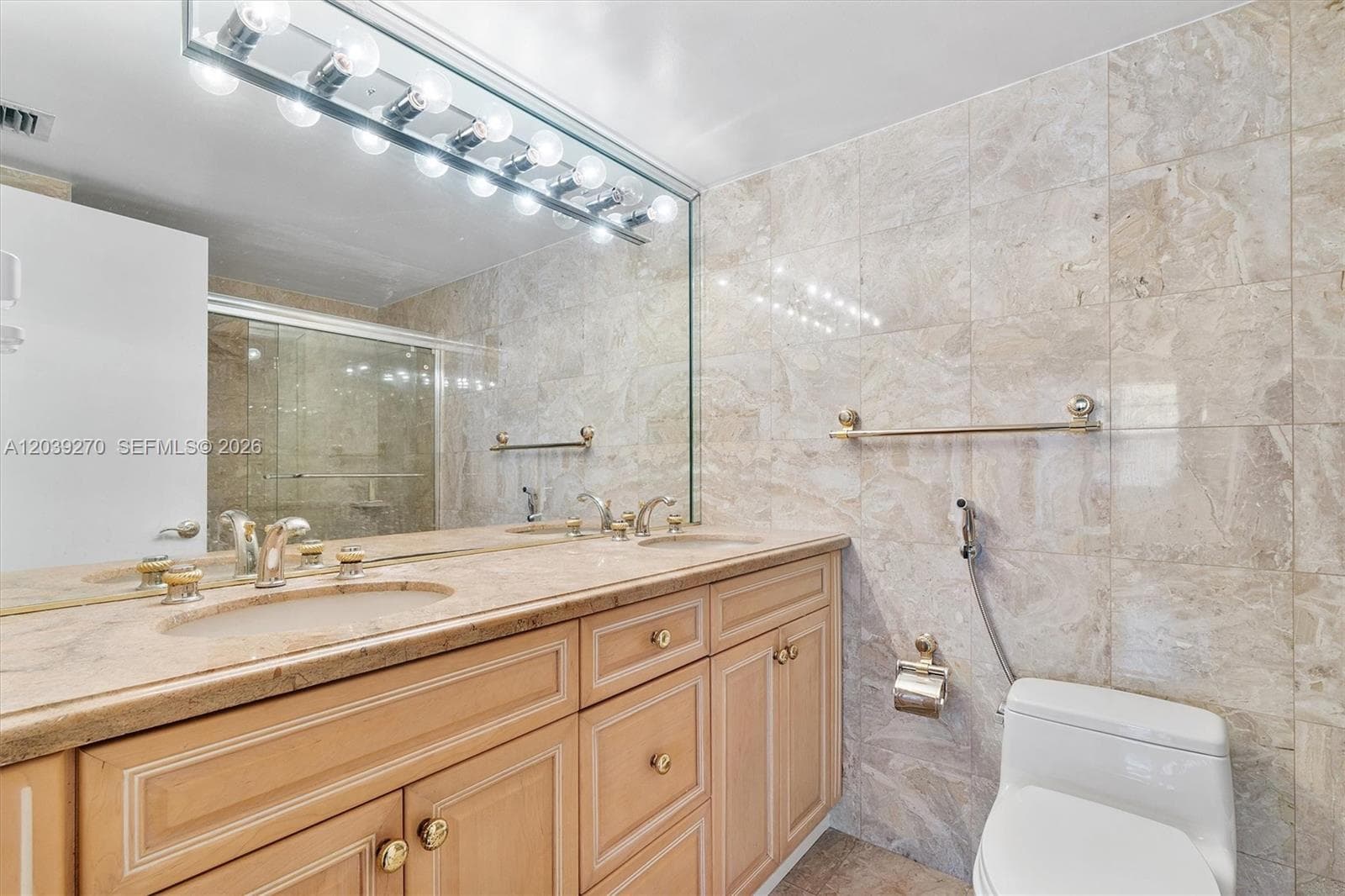 18031 Biscayne Blvd 1401 photo 21