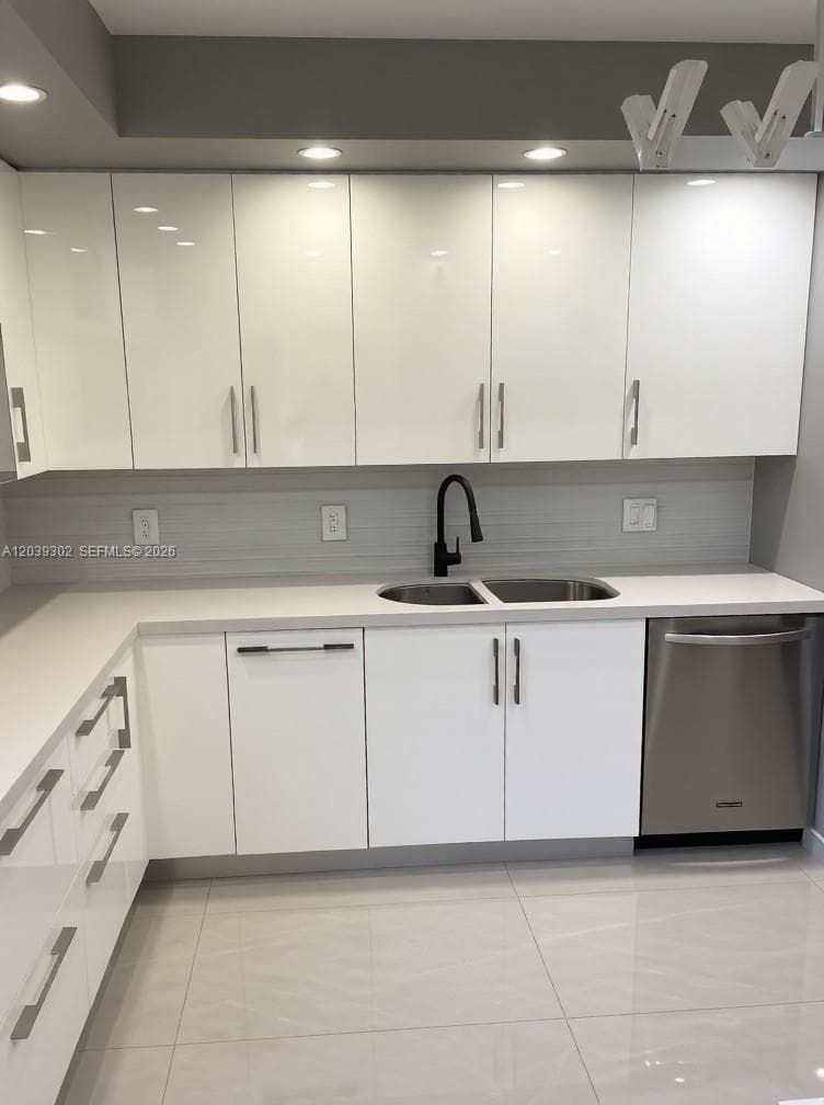 10180 W Bay Harbor Dr 0 photo 12