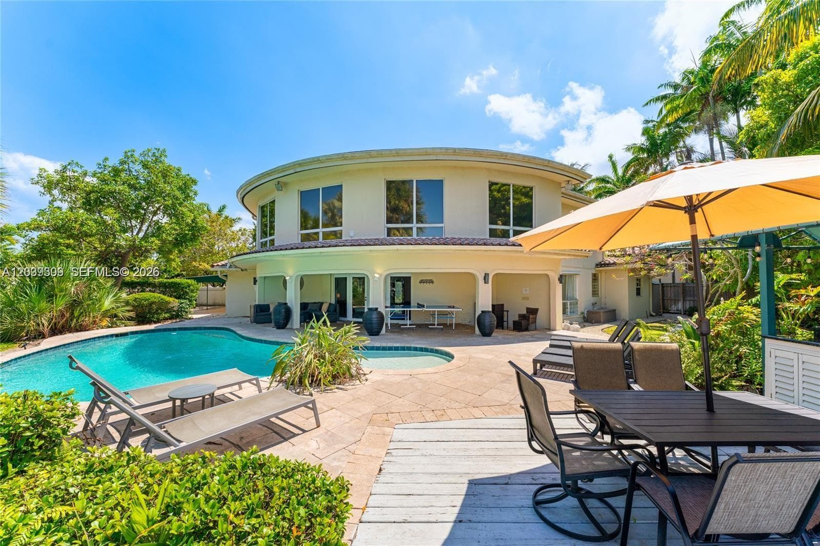 1809 Coral Gardens Dr photo 1