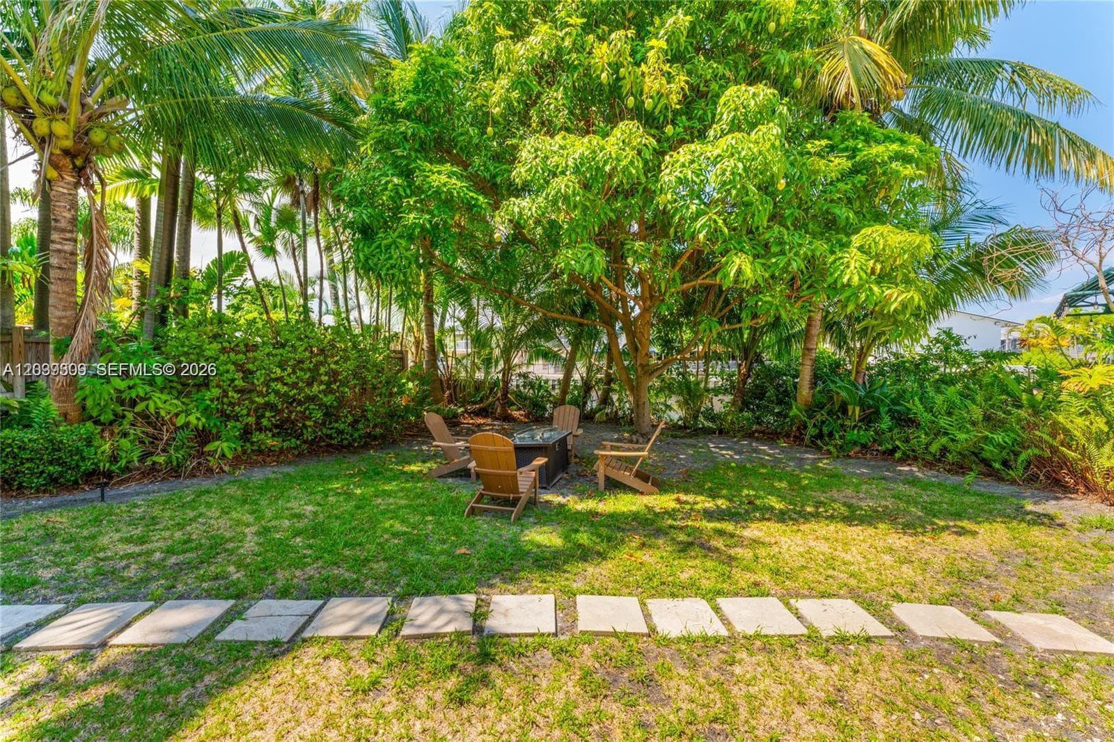 1809 Coral Gardens Dr photo 9