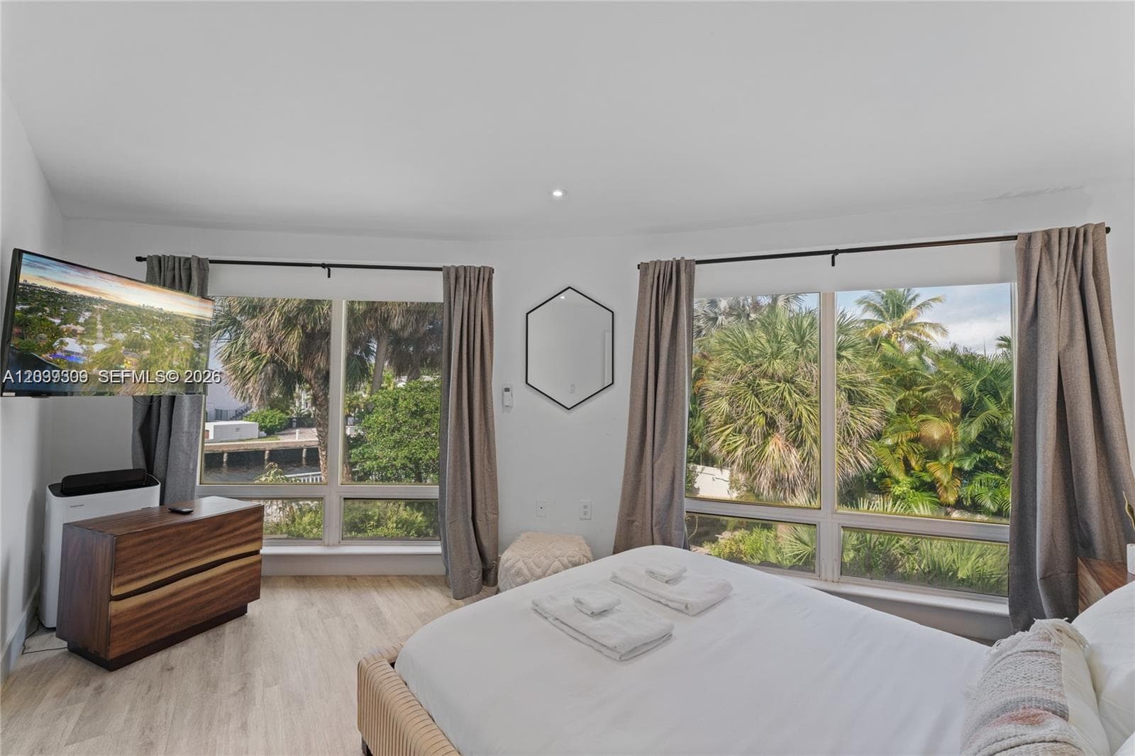 1809 Coral Gardens Dr photo 14