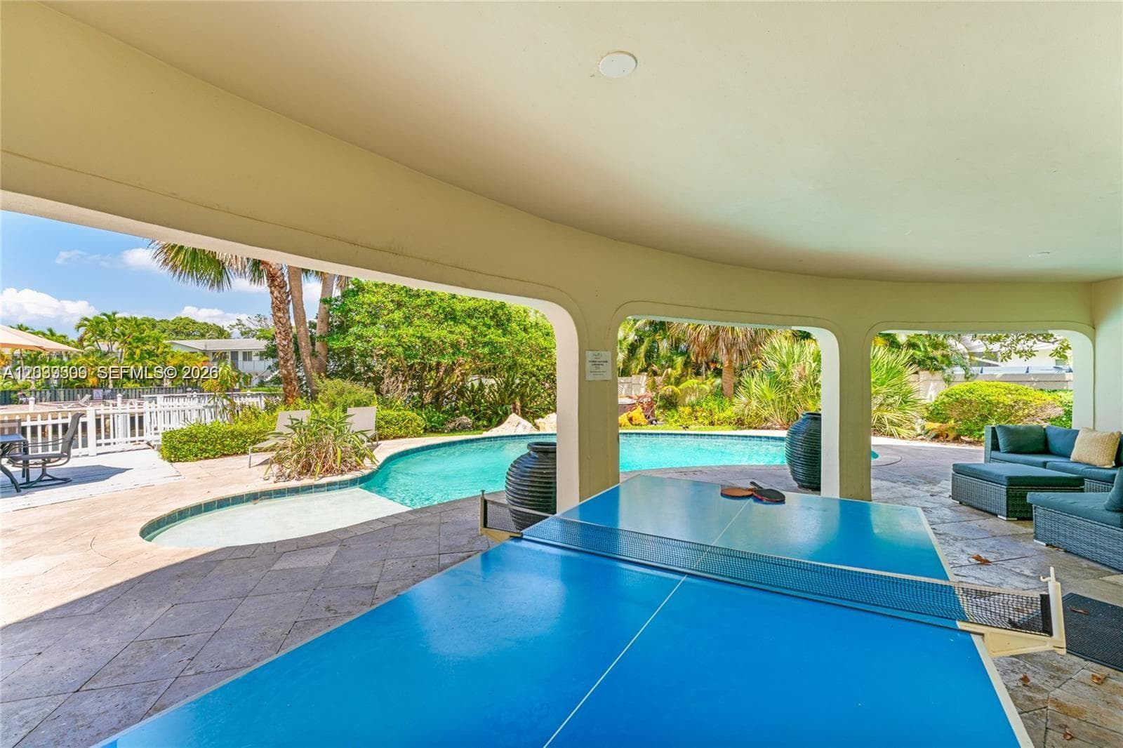 1809 Coral Gardens Dr photo 4