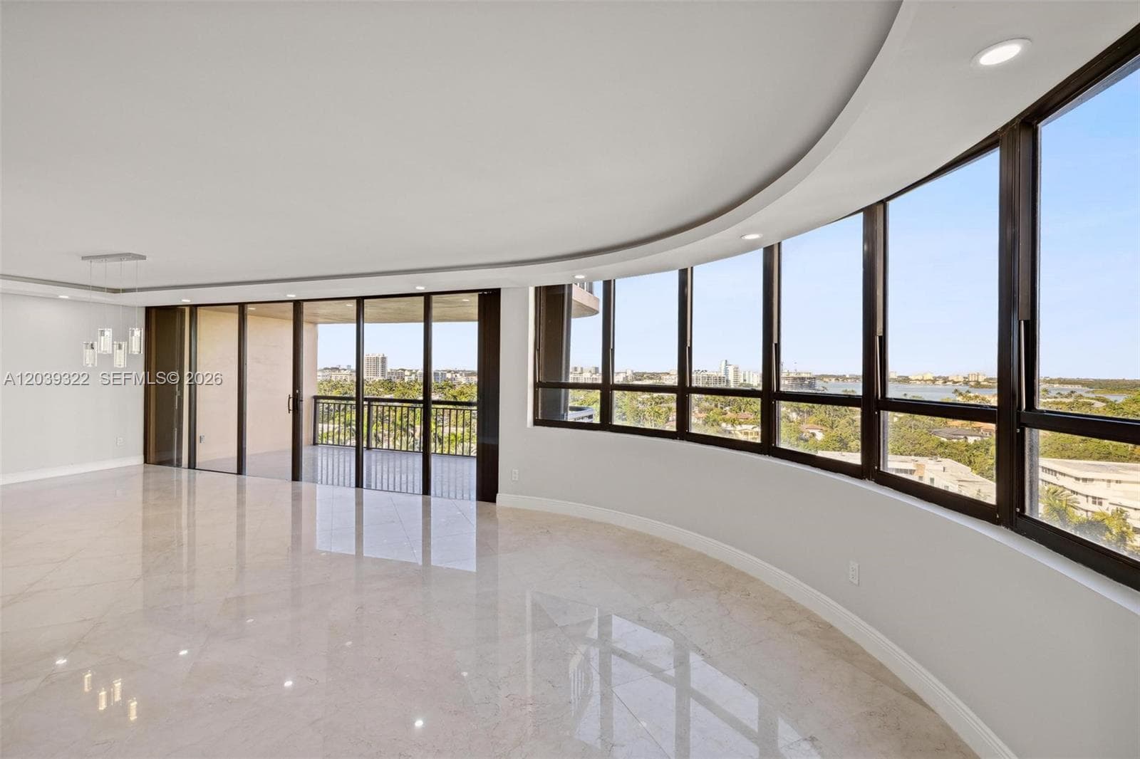 10175 Collins Ave 907 photo 5