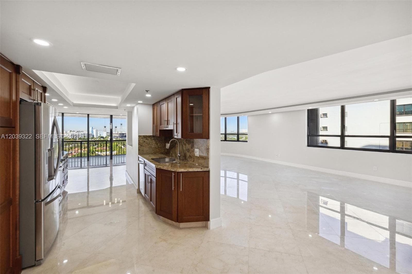 10175 Collins Ave 907 photo 11