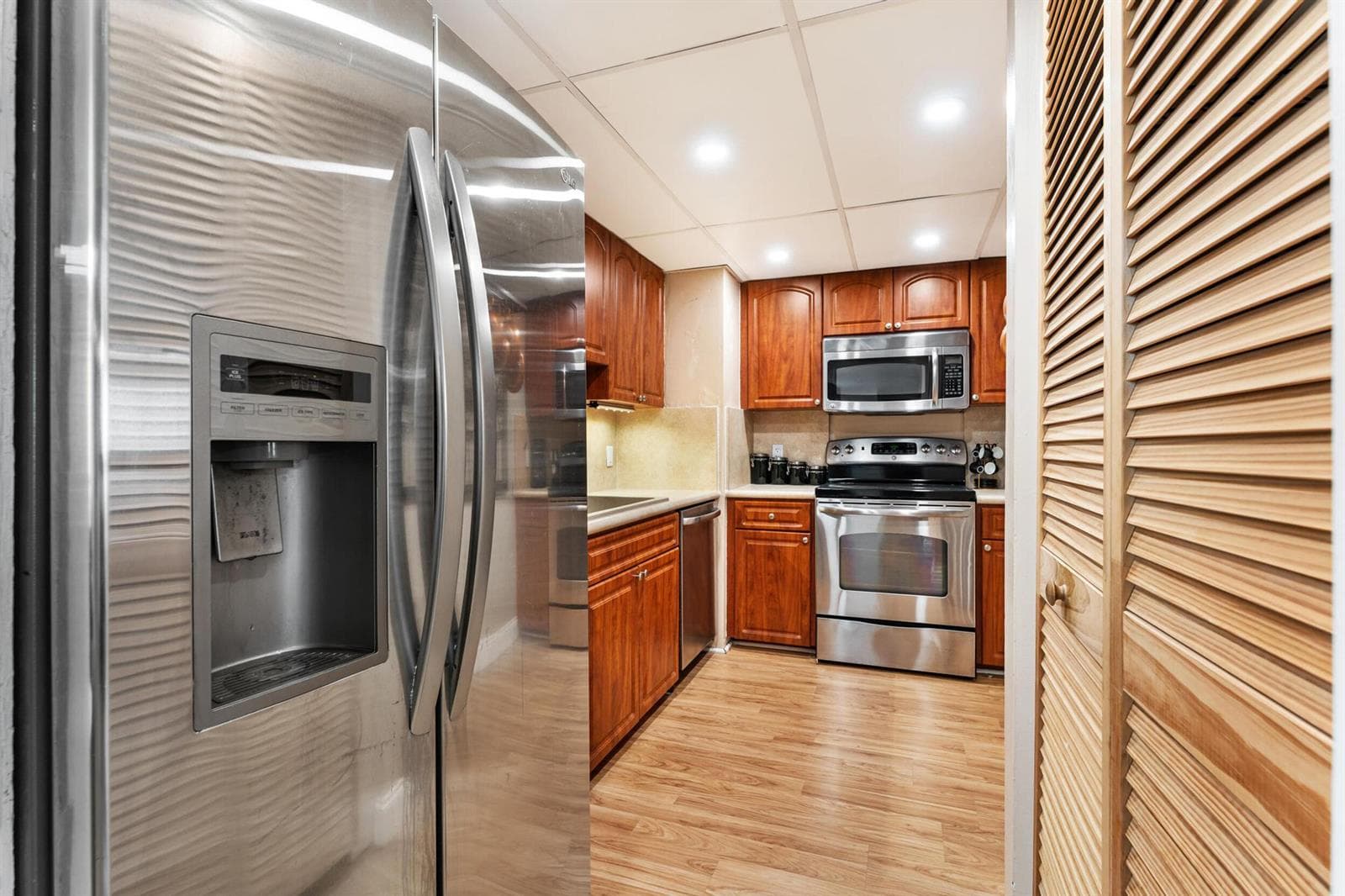 5600 N Flagler Drive 402 photo 13