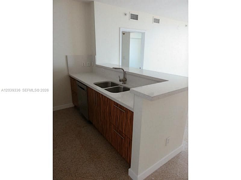 325 S BISCAYNE BLVD 4122 photo 8