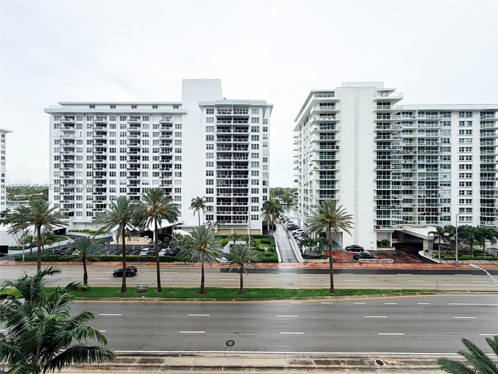 5757 Collins Ave 702 photo 2