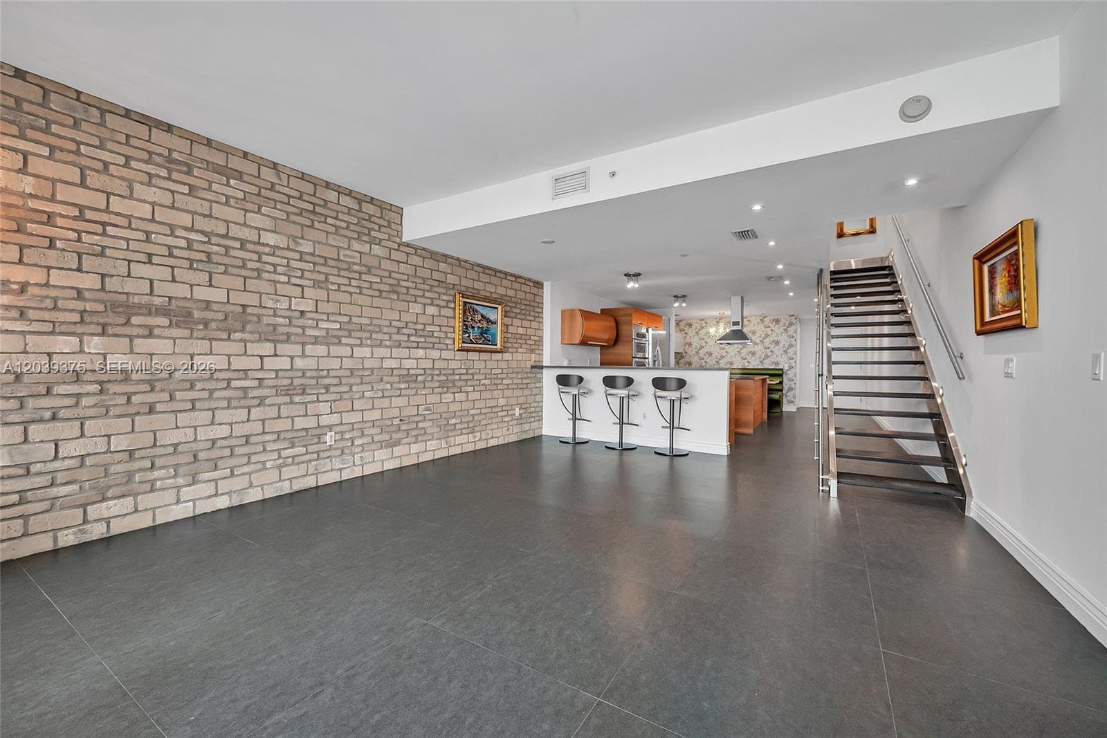2950 NE 188th St 303 photo 8